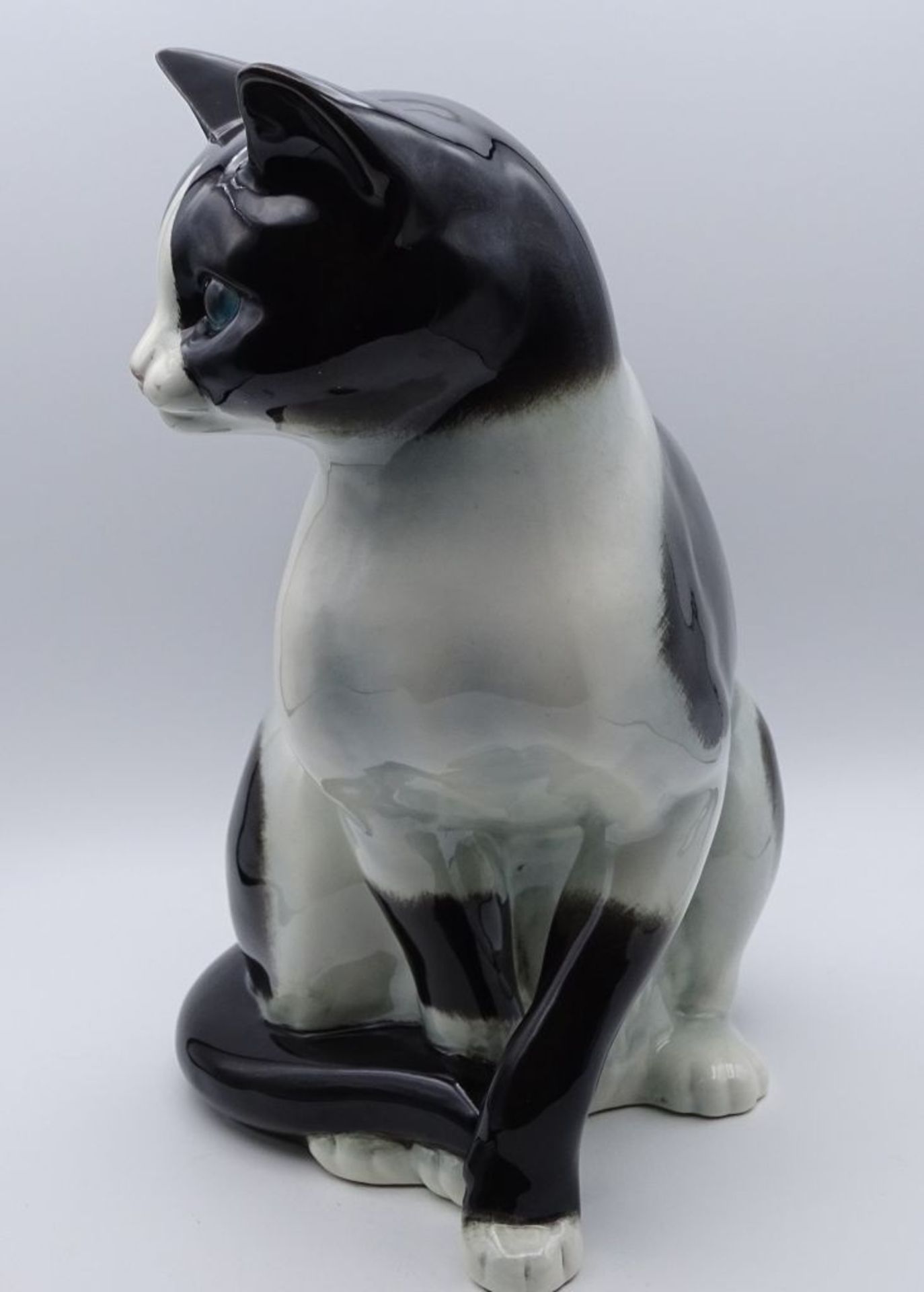 "Große Katze, Manufaktur Goebel, Produktions-Nr. 3102327. glasierte sitzende Katze. H. 28cm - Bild 2 aus 4
