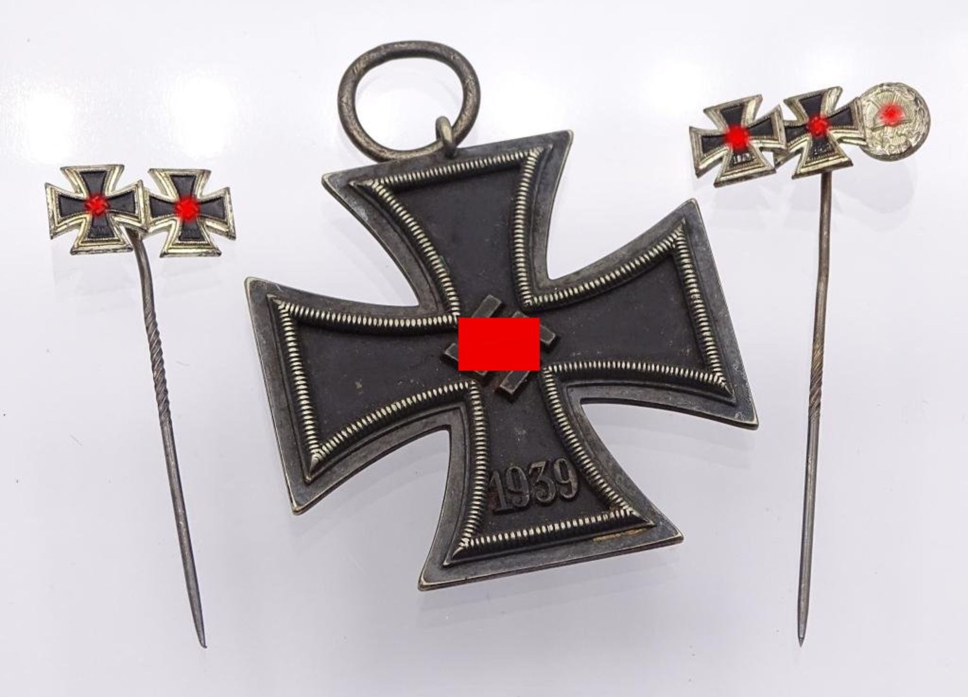 Eisernes Kreuz 2.WK,2.Klasse und zwei Miniatur Anstecknadeln