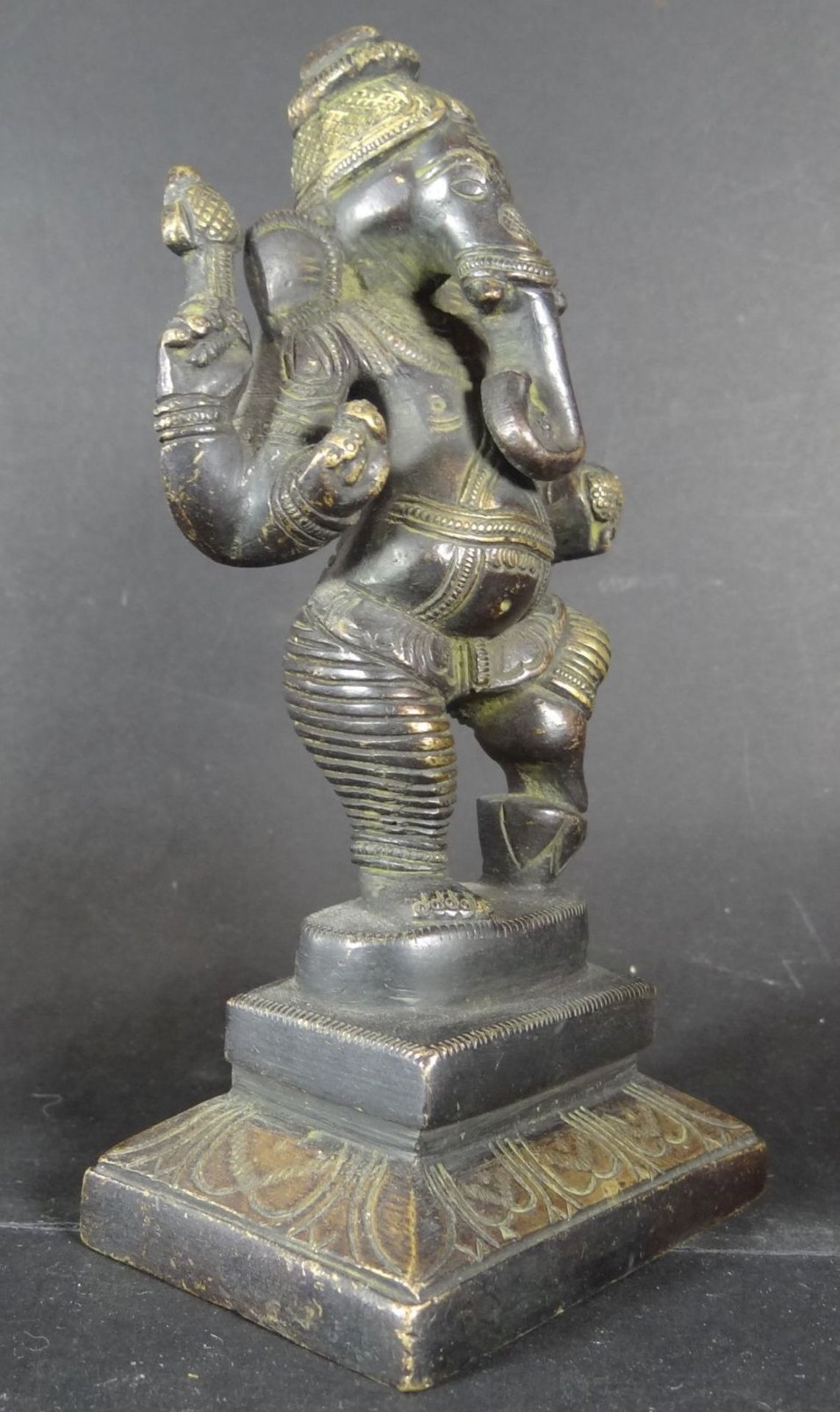 indische Göttheit Ganesha, Bronze, älter, H-14,5 cm, Alters-u. Gebrauchsspuren, patinie - Bild 2 aus 5