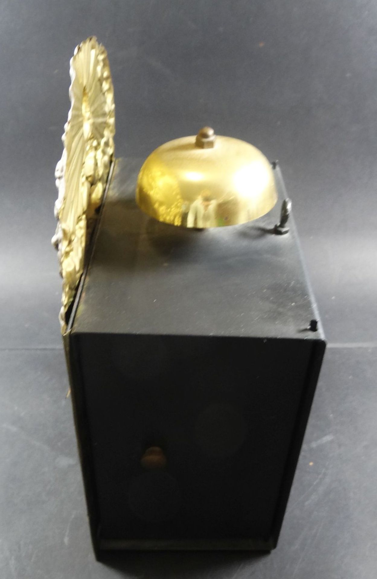 Burgunder-Uhr mit Lyrapendel, Nachbau mit Batteriewerk, 25x17 cm - Bild 5 aus 6