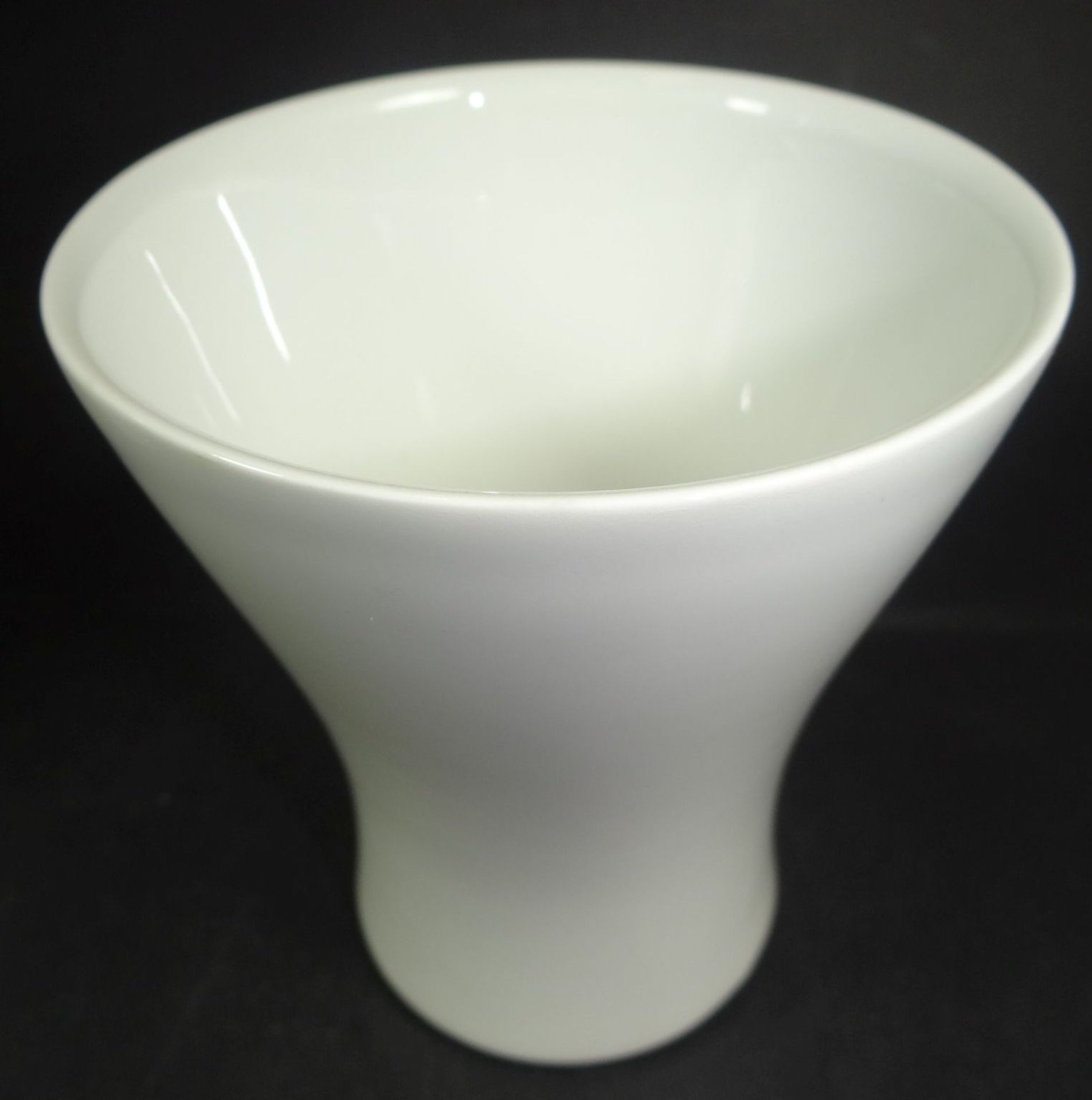 Vase "KPM" Berlin, weiss, H-11 cm, D-10 cm - Bild 3 aus 4