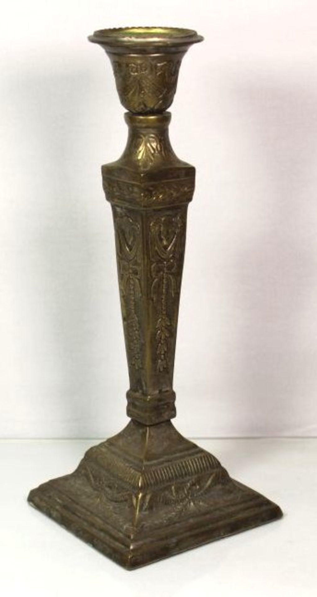 Leuchter in antikem Stil, Messing, H-29cm. - Bild 2 aus 2