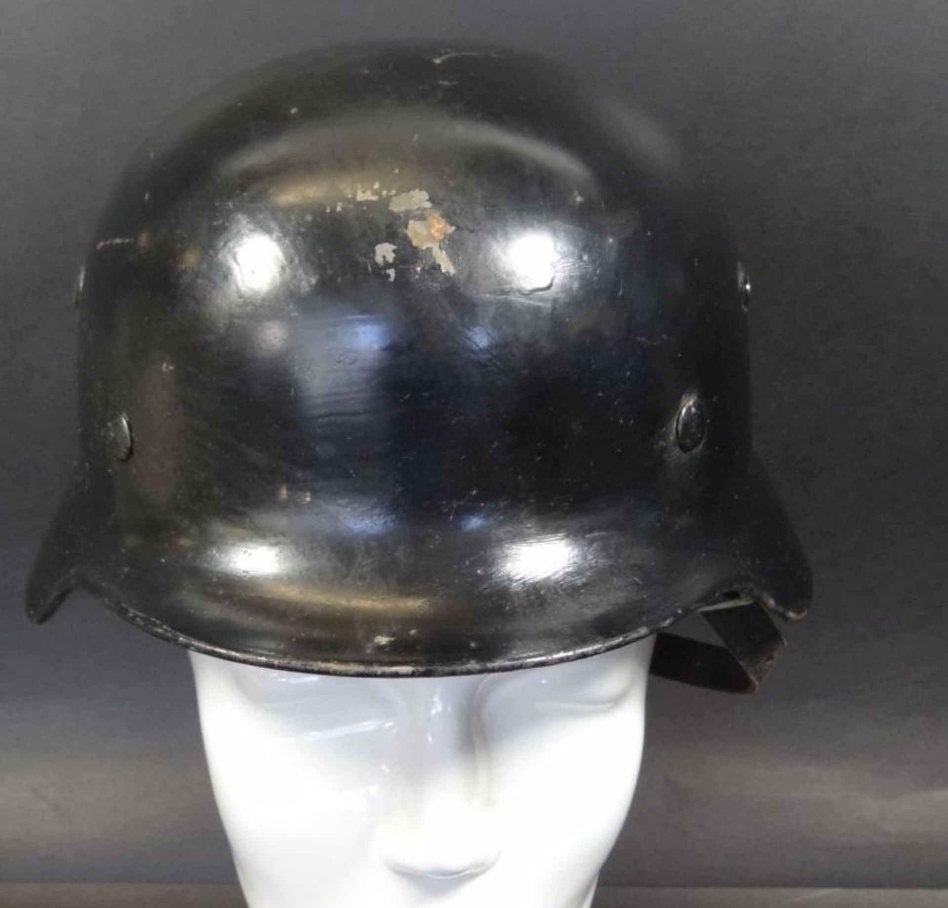 alter Stahlhelm mit Inlet?, Alters-u. Gebrauchsspuren, - Bild 2 aus 6