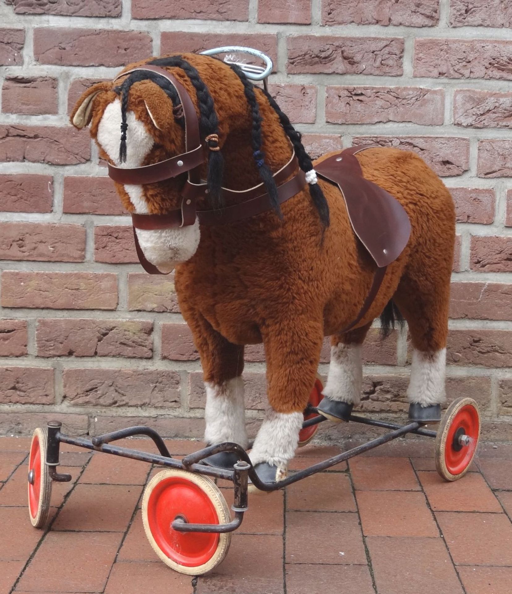 gr. Steiff Reittier-Pferd- mit lenkbaren Vorderrollen, um 1960, gut erhalten, H-65 cm, L-72 cm - Bild 2 aus 5