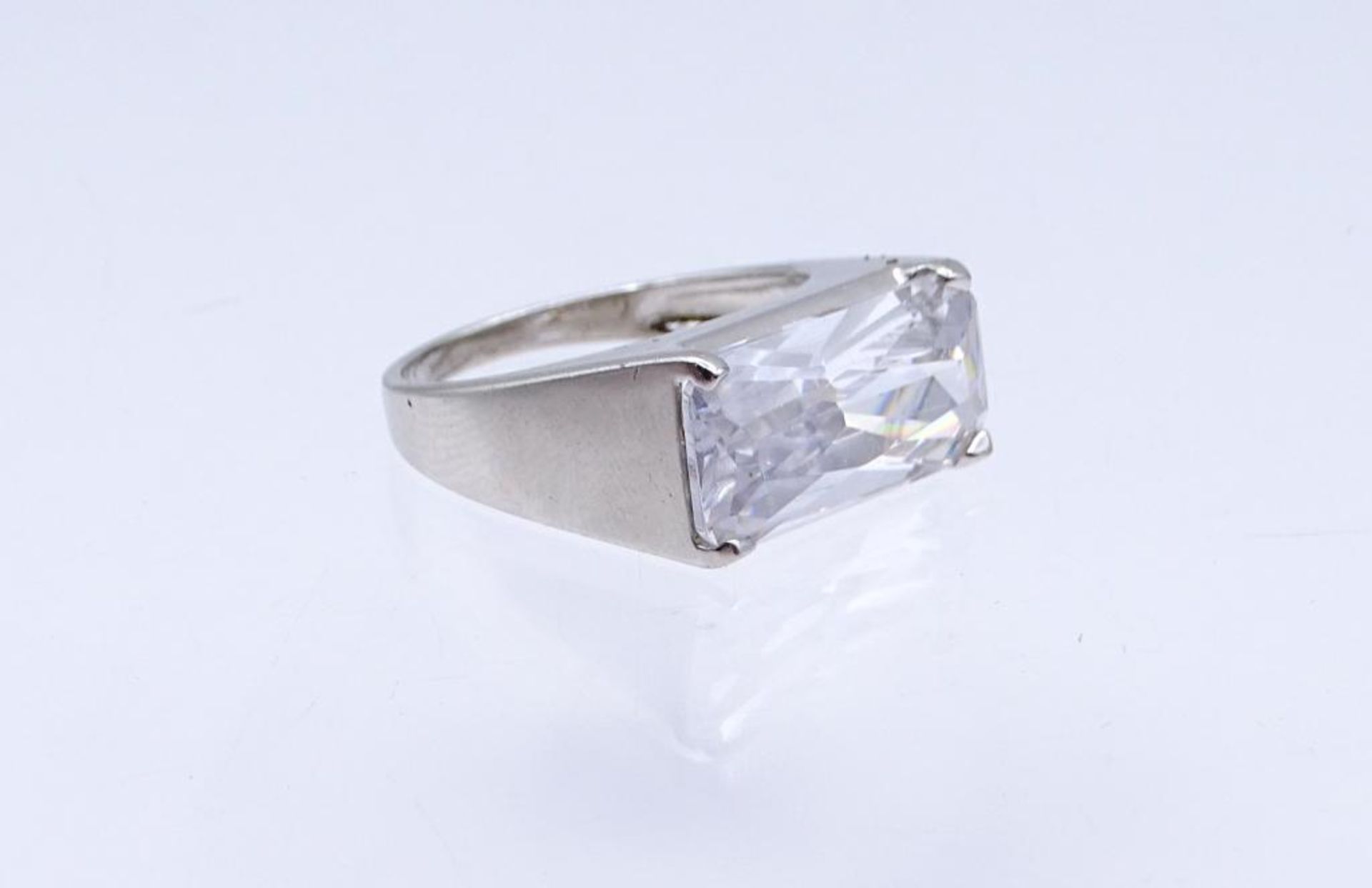 Ring Silber 925/000 mit einem rechteckig fac., weißen Edelstein, RG 67, 9,4 - Bild 3 aus 4
