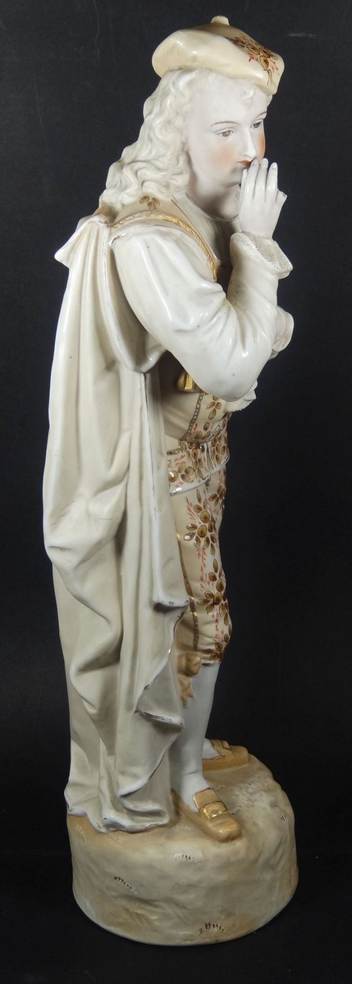 hohe Bisquitporzzelanfigur eines Jünglinges, bemalt, kl. Finger abgebrochen, H-41 c - Bild 2 aus 7