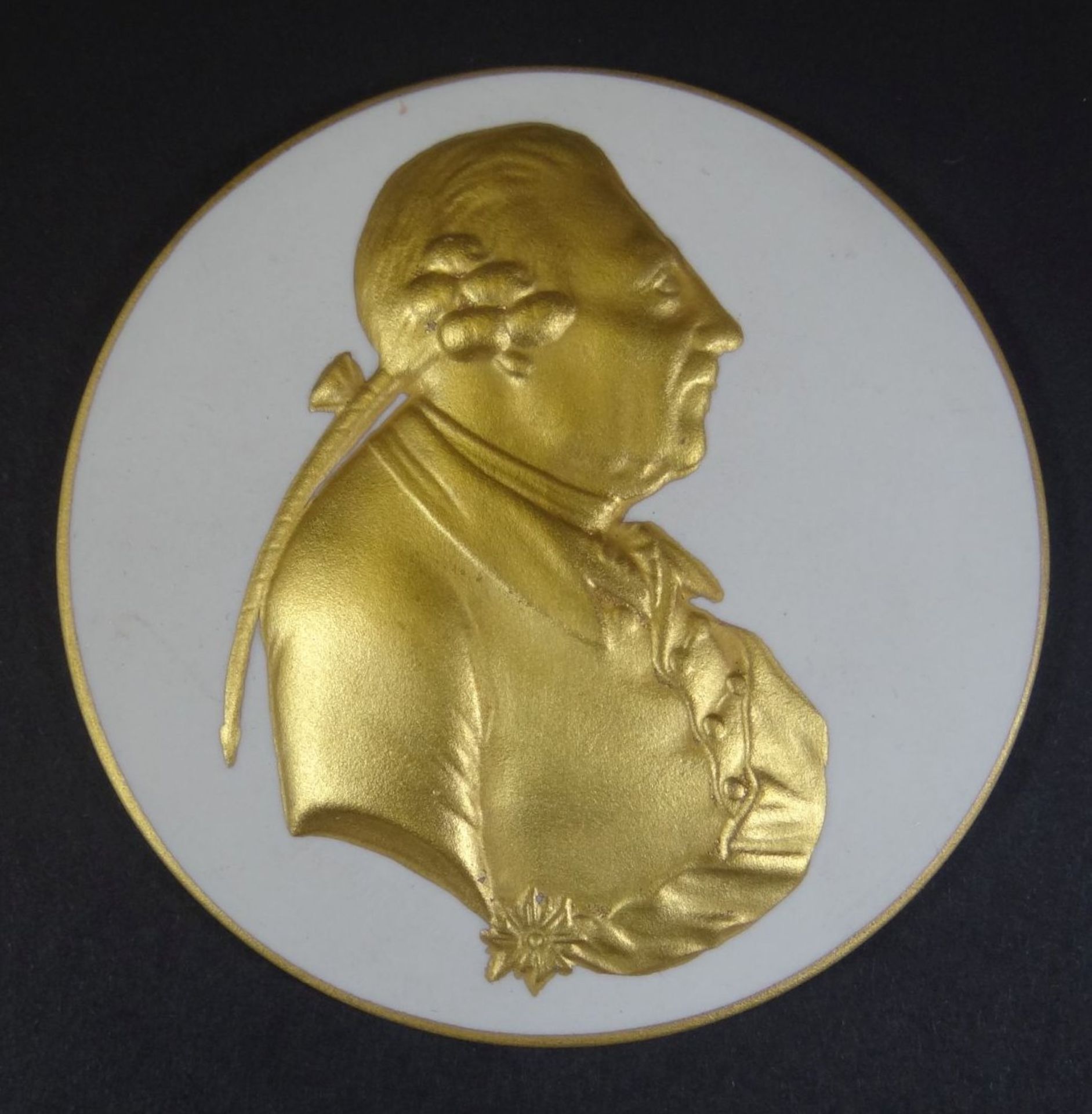 runde Plakette mit Friedrich d. Gr., "KPM" Berlin, D-8 cm