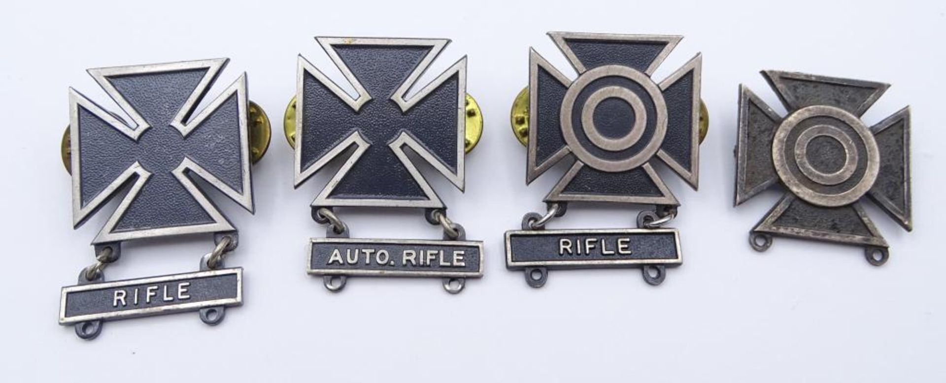 Konvolut USA Schützenabzeichen, dabei 2 Originale aus dem 2. Weltkrieg - Bild 2 aus 3