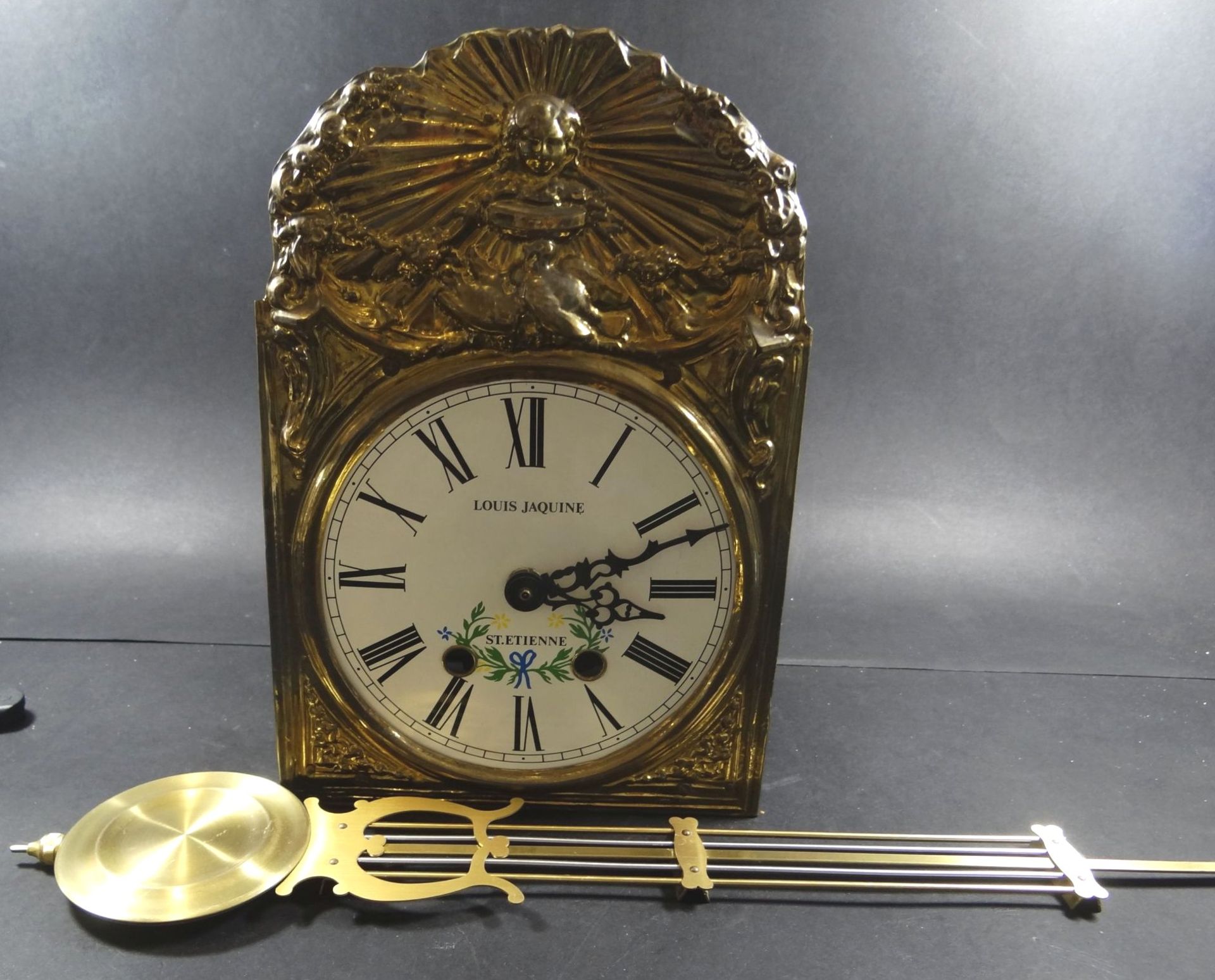 Burgunder-Uhr mit Lyrapendel, Nachbau mit Batteriewerk, 25x17 cm