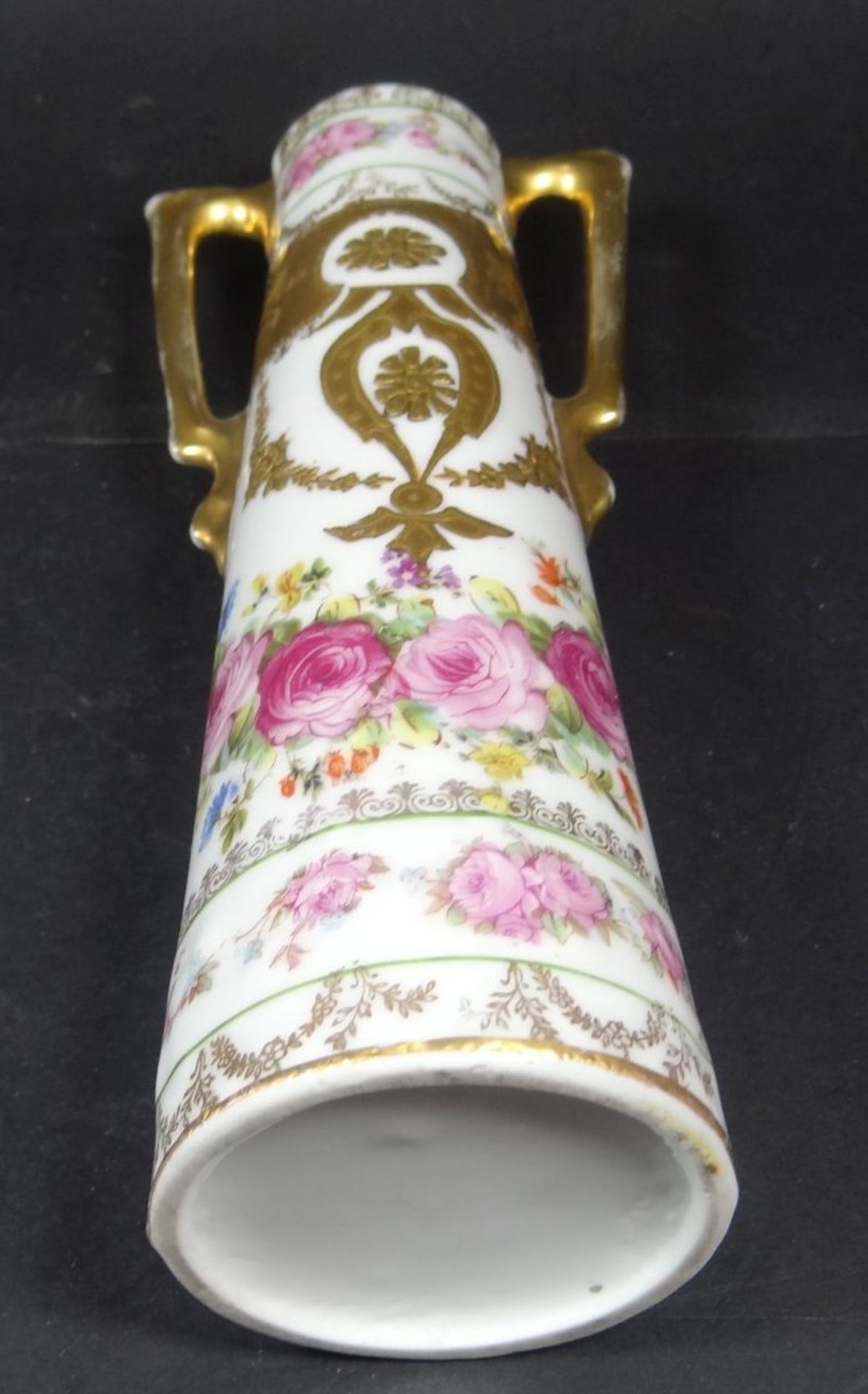 Jugendstil-Henkelvase "Sevres" mit Gold-und Rosendekor, H-16 cm, leicht berieben - Bild 4 aus 6