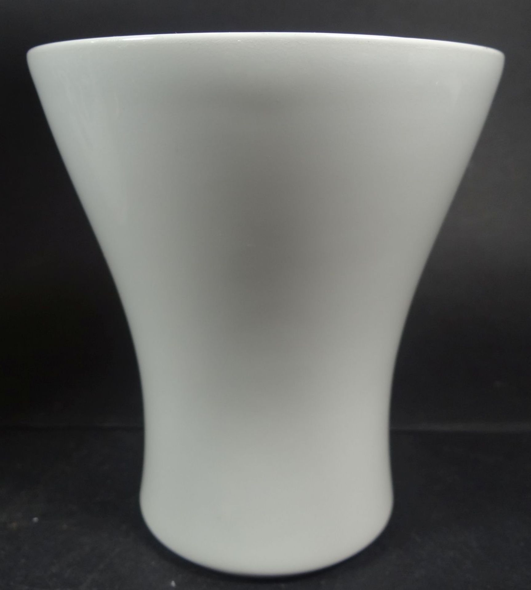 Vase "KPM" Berlin, weiss, H-11 cm, D-10 cm