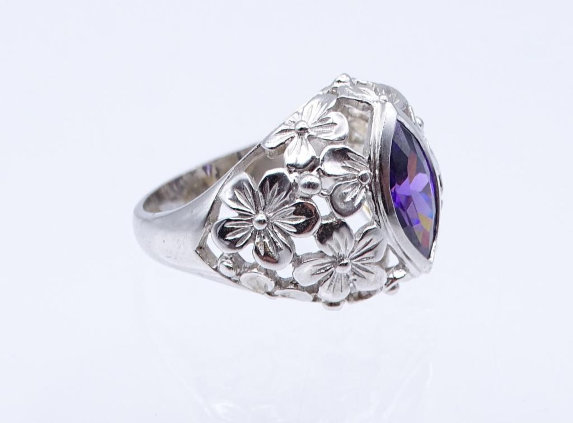 Ring Silber 925/000 mit einem navetteförmig fac., violetten Edelstein 12,5 x 6 mm, RG 57, 8,7 - Bild 2 aus 4