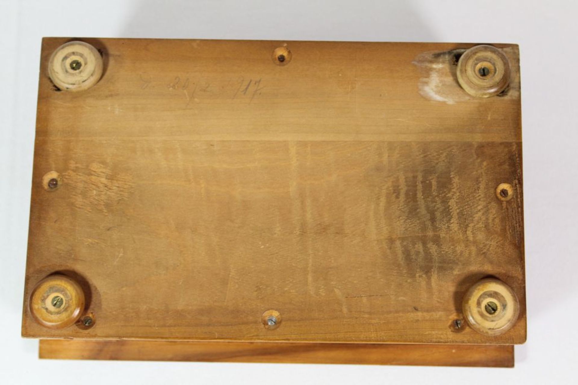 Kasten mit Kerbschnitzerei, älter, Schlüssel anbei, H-8cm B-24cm T-16cm - Bild 5 aus 5