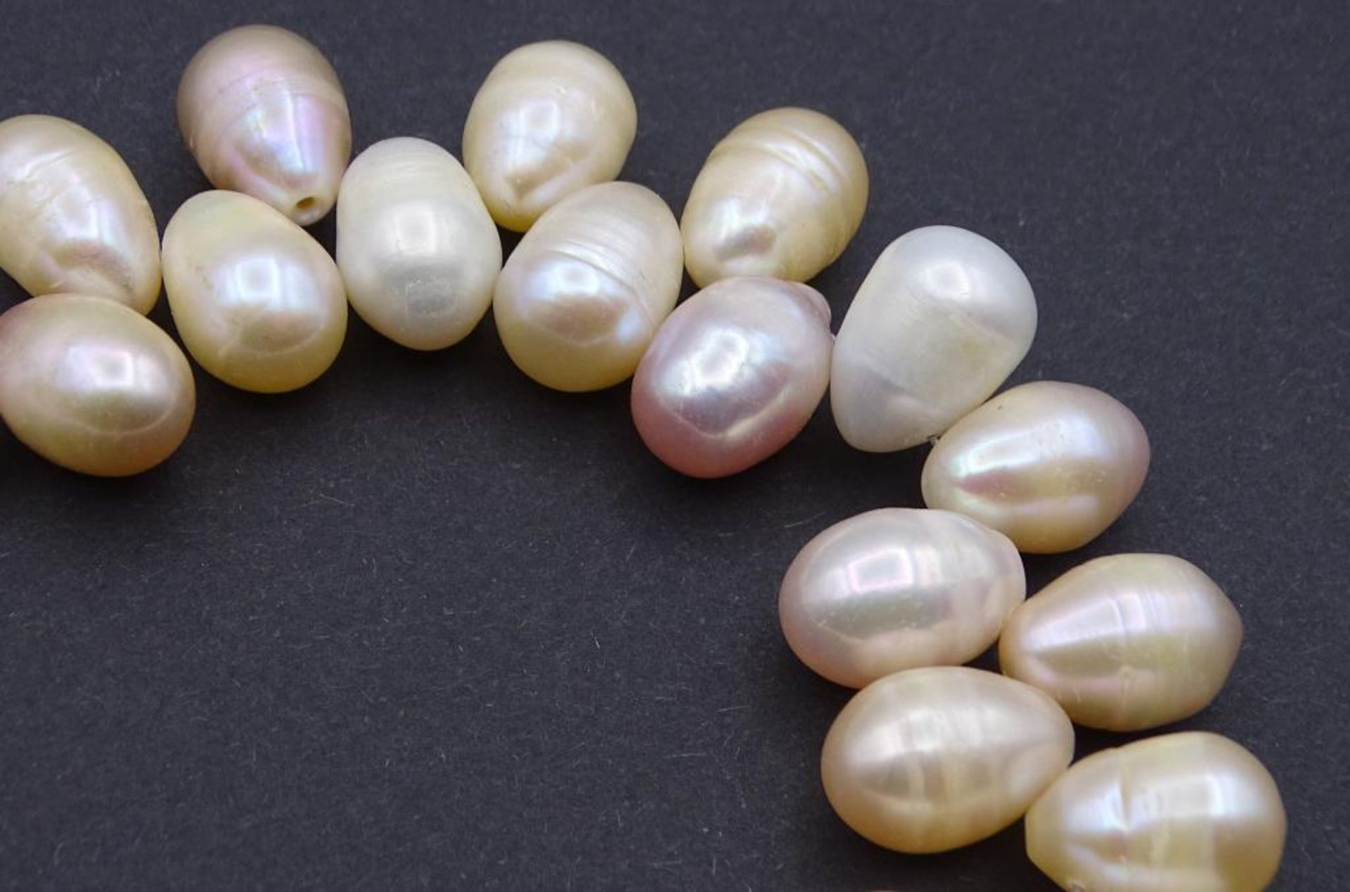 Tropfenförmige Perlen Halskette ohne Verschluss, ca.L- 40cm, 100,1gr - Bild 2 aus 5