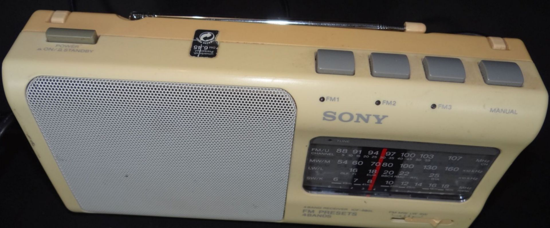 kl. Transistor Radio "Sony" 4-Band , funktionstüchtig, H-12 cm, 25x5 c - Bild 2 aus 6