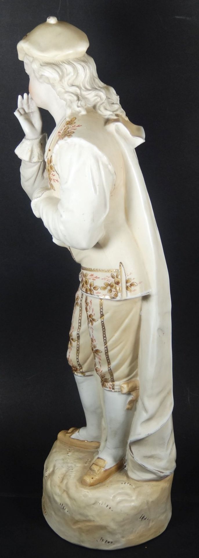 hohe Bisquitporzzelanfigur eines Jünglinges, bemalt, kl. Finger abgebrochen, H-41 c - Bild 4 aus 7