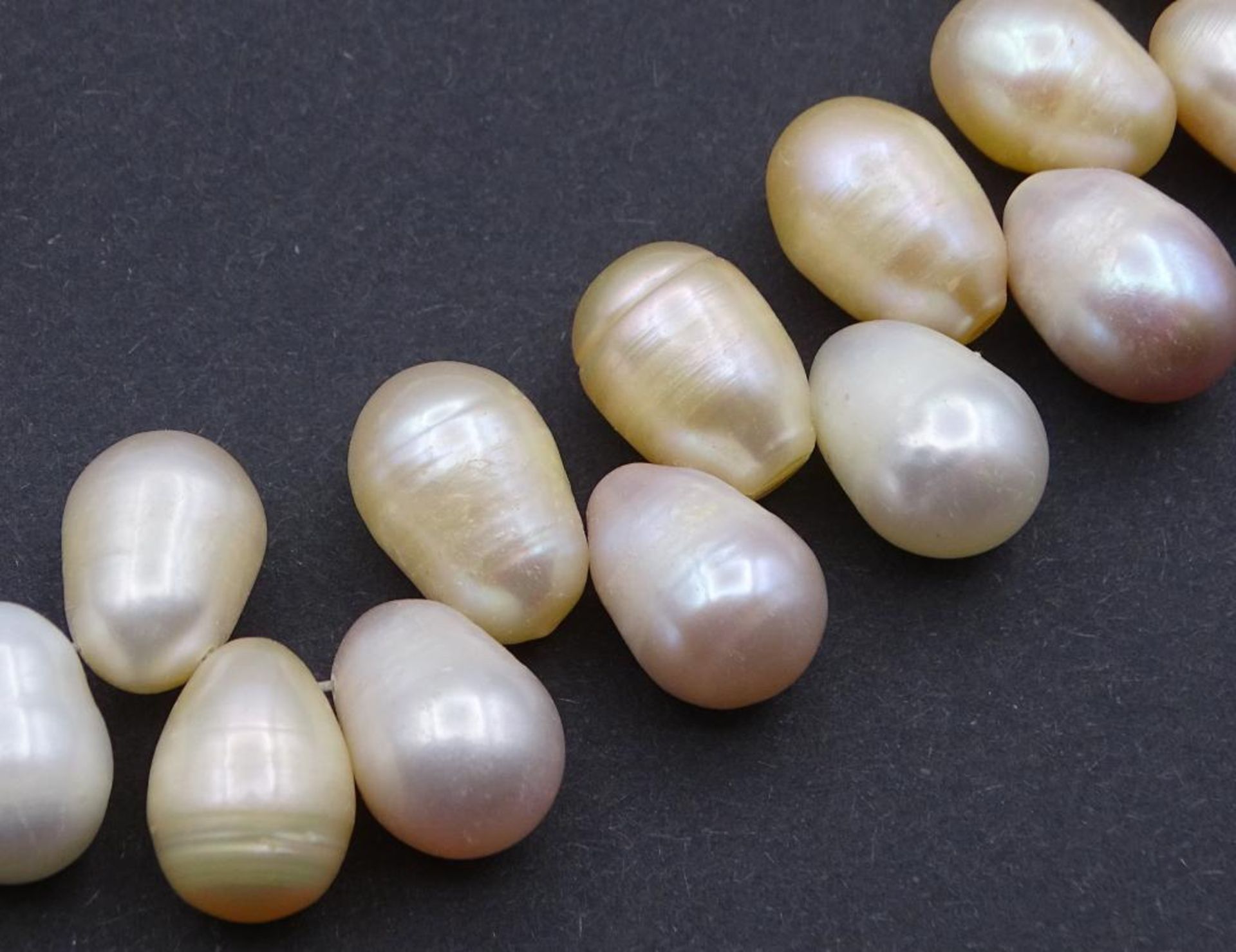 Tropfenförmige Perlen Halskette ohne Verschluss, ca.L- 40cm, 100,1gr - Bild 3 aus 5