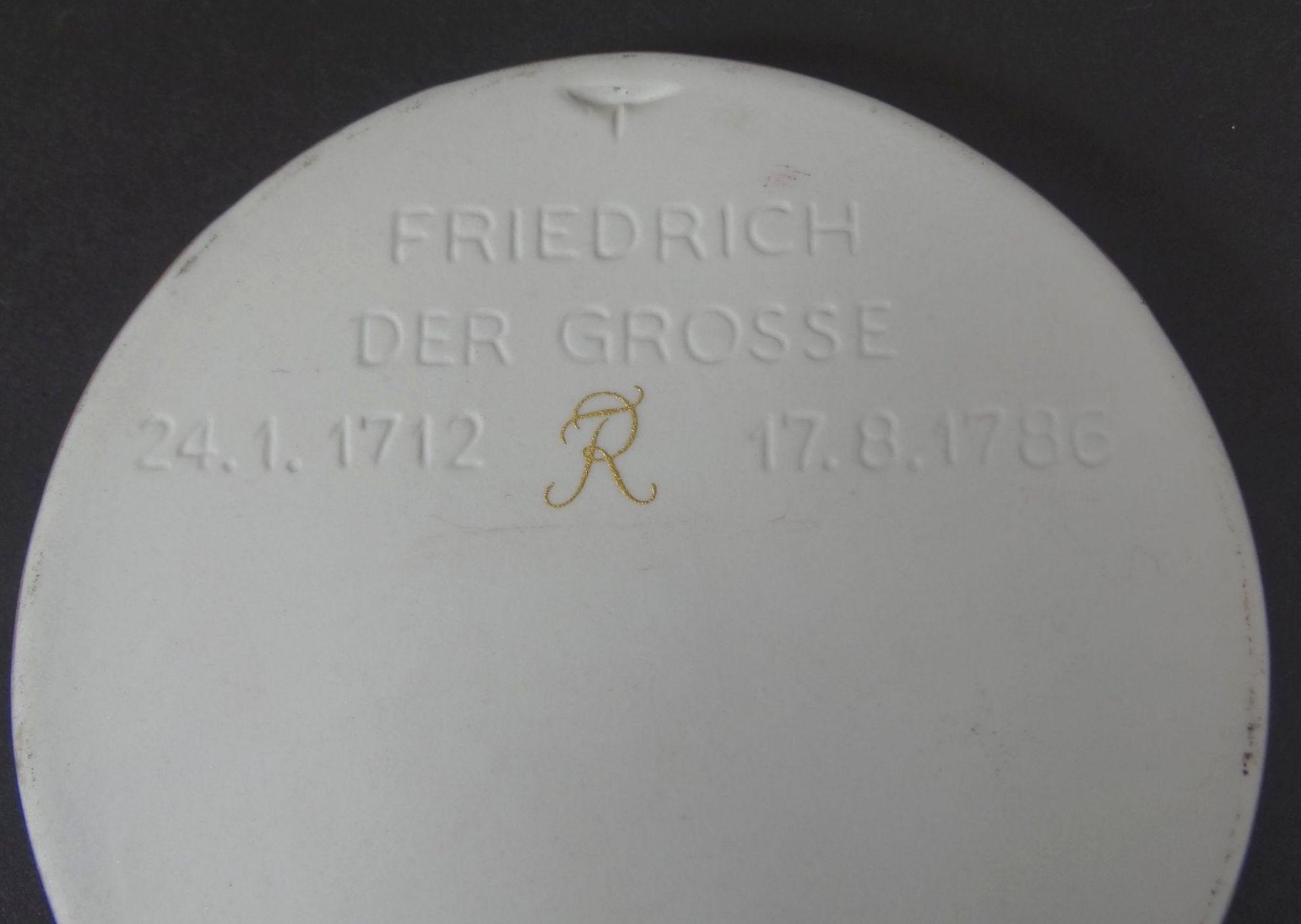 runde Plakette mit Friedrich d. Gr., "KPM" Berlin, D-8 cm - Bild 4 aus 5