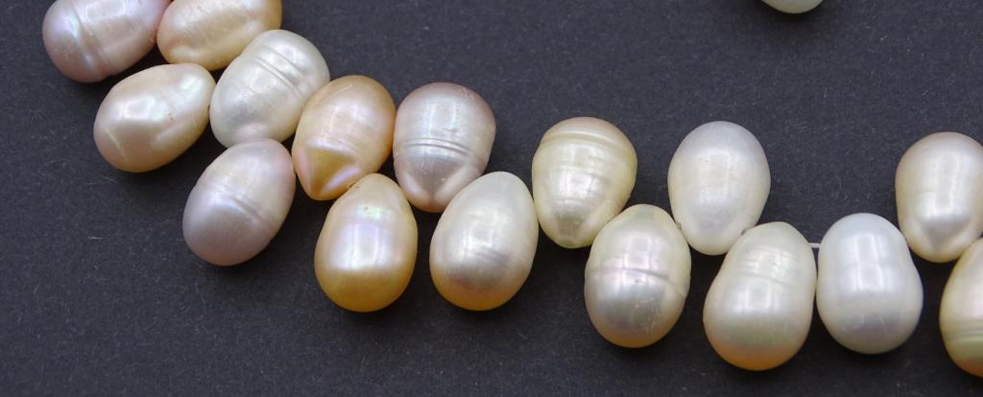 Tropfenförmige Perlen Halskette ohne Verschluss, ca.L- 40cm, 100,1gr - Bild 4 aus 5