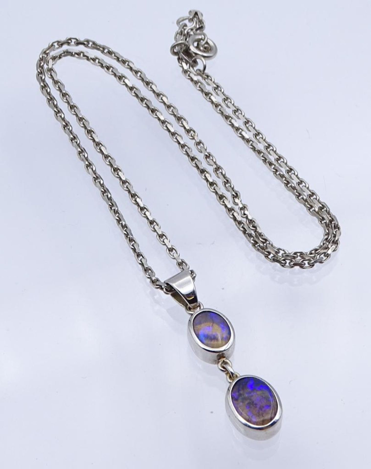 Opal Anhänger in 585er Weissgold an 925er Silber Kette, Anhänger L- 3,5cm, Kette L- 42cm, Anhänger