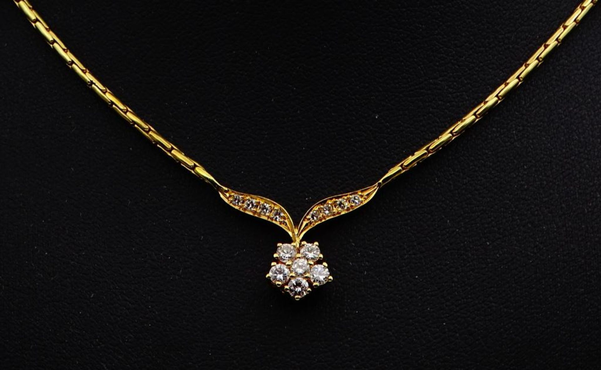 585er GG Collier mit sternförmigen Diamantbesatzinsg. 14 Diamanten zus. 0,56ct.,W/si, vollschliff, + - Bild 4 aus 9