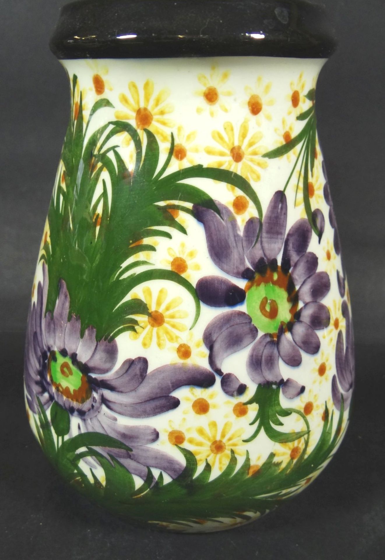 gr. Vase mit Blumenmalerei "Elmshorn" Handmalerei, H-18 cm- - -22.61 % buyer's premium on the hammer - Bild 3 aus 5