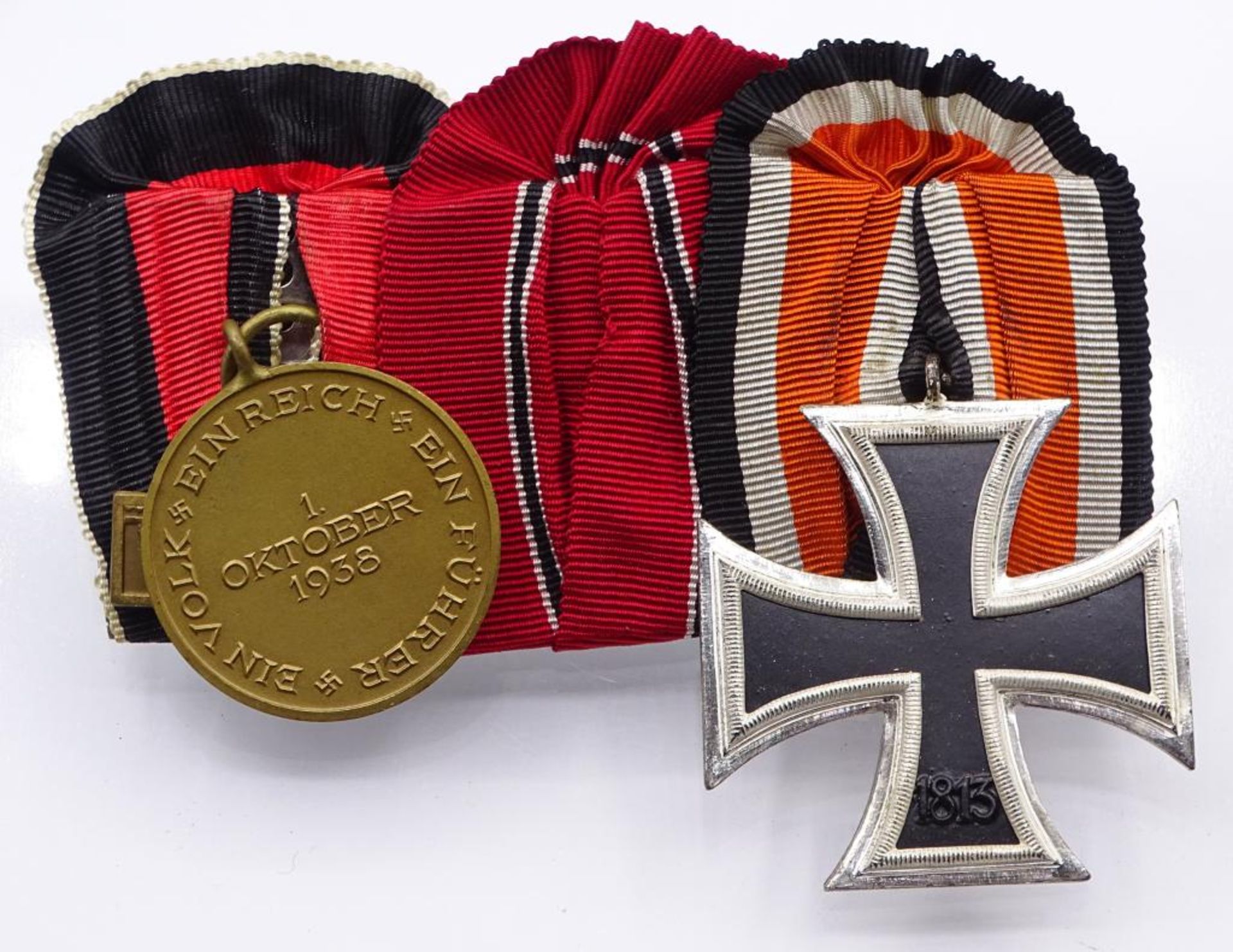 Ordensspange mit EK 2.WK,2.Klasse, Medaille 1.Oktober 1938- - -22.61 % buyer's premium on the hammer - Bild 3 aus 3