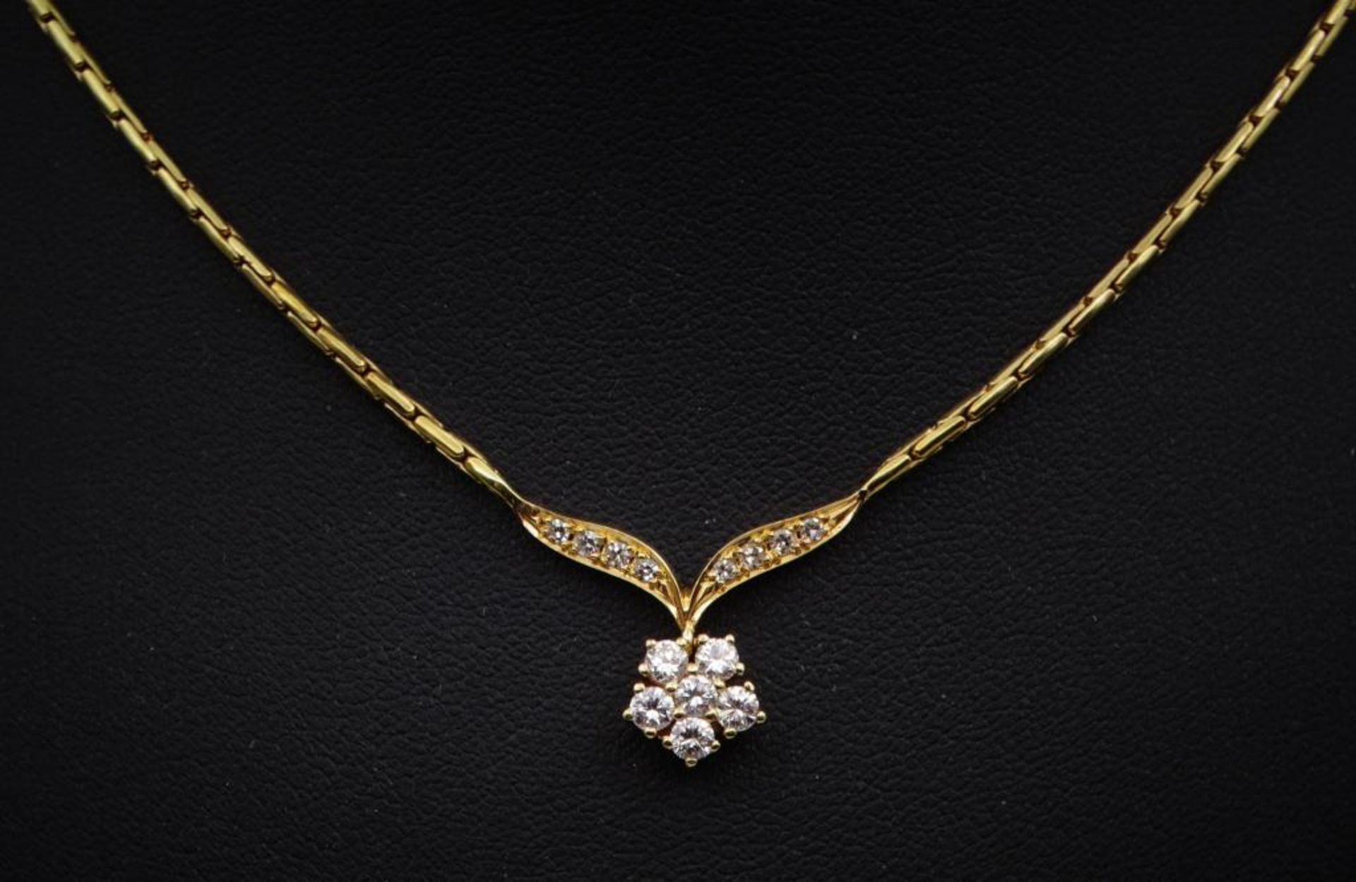 585er GG Collier mit sternförmigen Diamantbesatzinsg. 14 Diamanten zus. 0,56ct.,W/si, vollschliff, + - Bild 3 aus 9