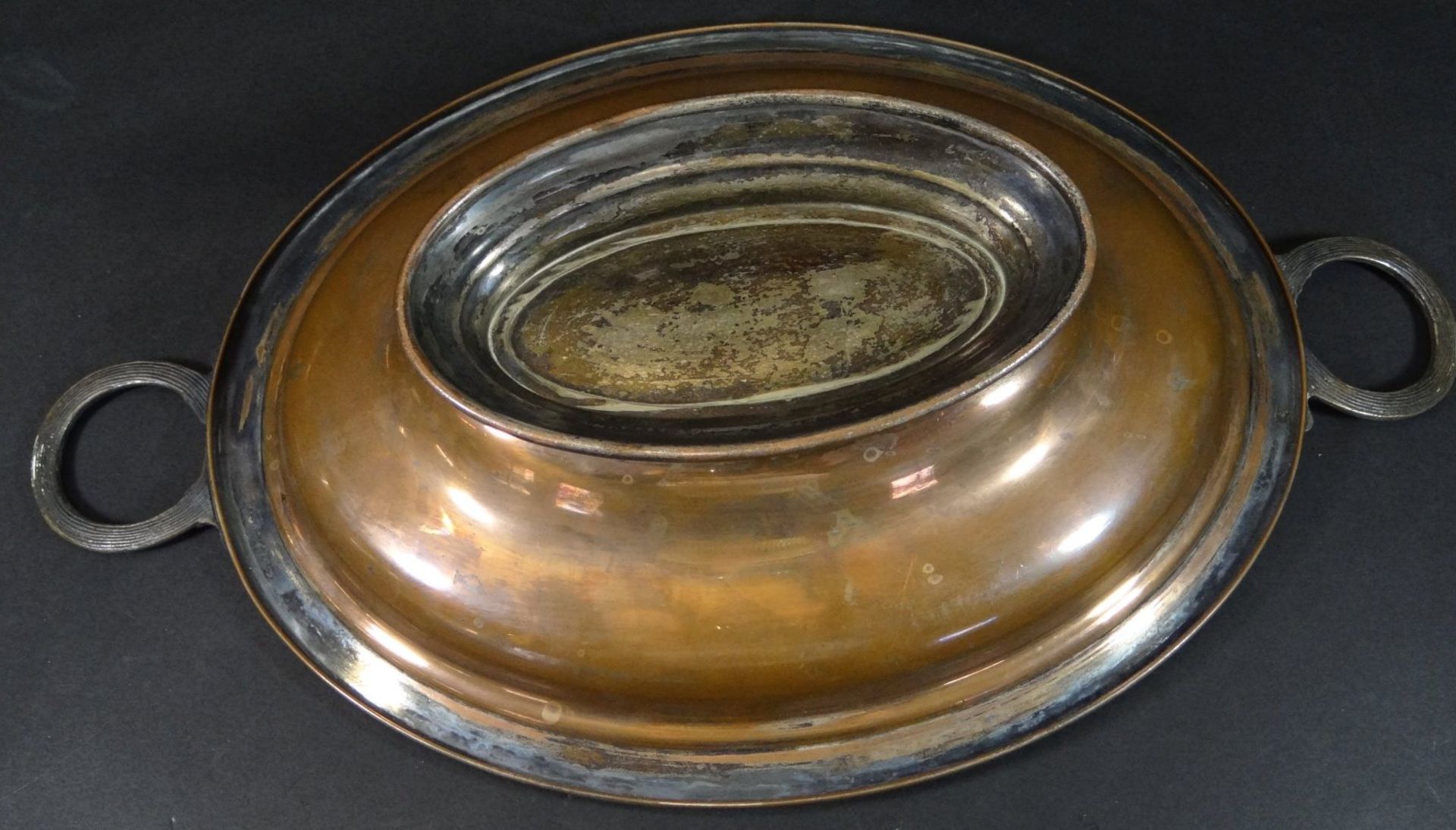 ovale Kupfer-Henkelschale auf Stand, H-8 cm, 29x22 cm- - -22.61 % buyer's premium on the hammer - Bild 4 aus 4