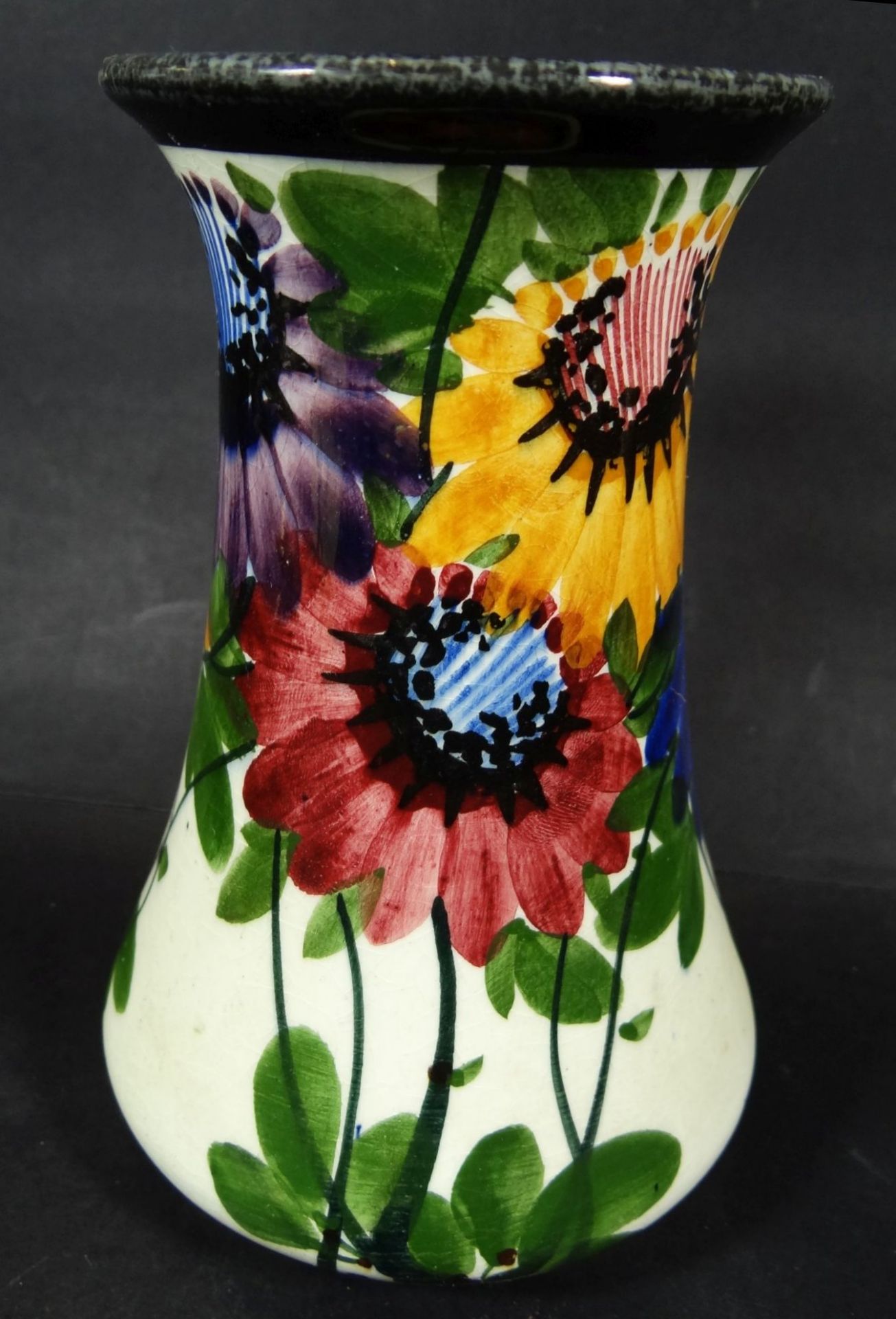 Vase mit Blumenmalerei "Elmshorn" Handmalerei, H-16 cm- - -22.61 % buyer's premium on the hammer