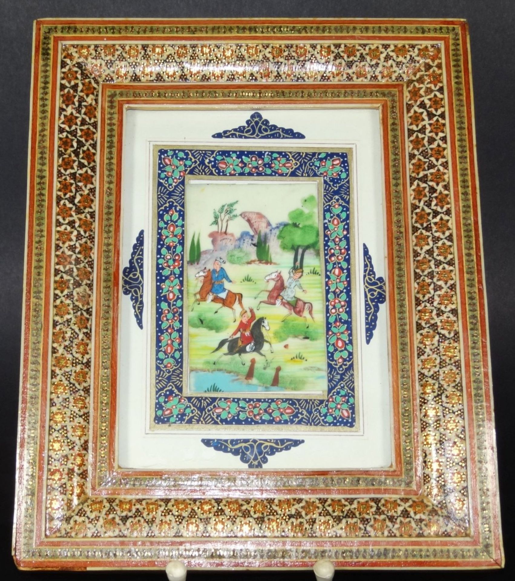persische Miniaturmalerei, Jagdszene, mit intars. Rahmen, /Glas, RG 25x20 cm- - -22.61 % buyer's