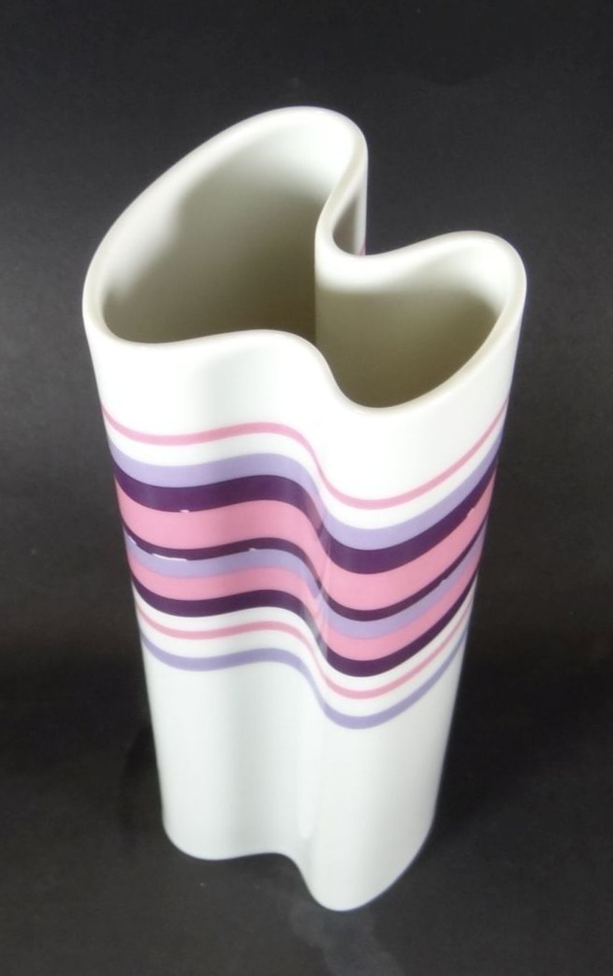 moderne Vase "Rosenthal", bunt gestreift, H-21 cm- - -22.61 % buyer's premium on the hammer priceVAT - Bild 3 aus 5