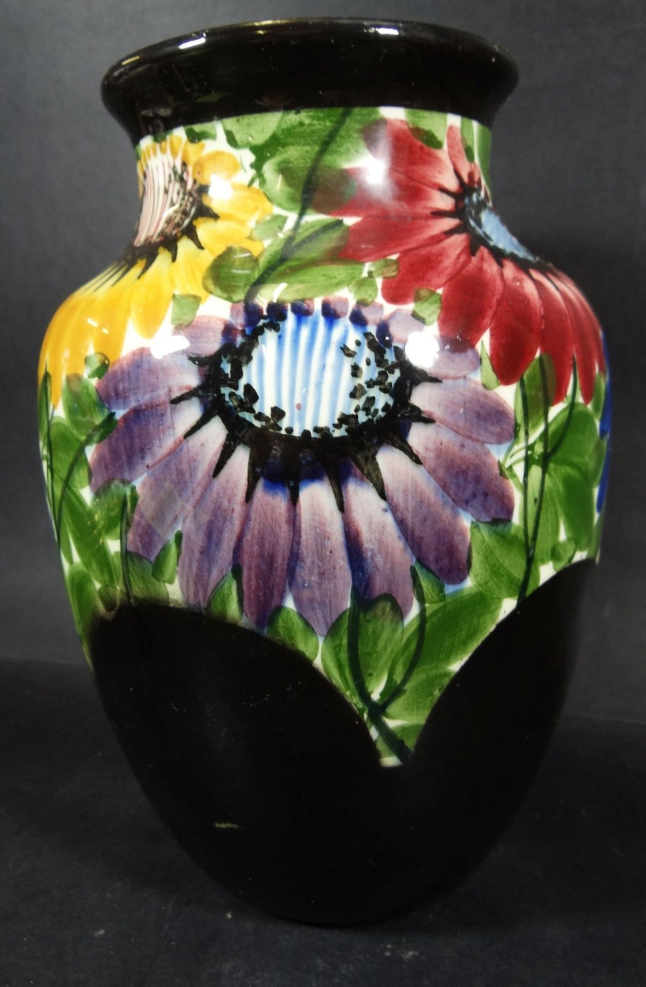 gr. Vase mit Blumenmalerei "Elmshorn" Handmalerei, H-23 cm- - -22.61 % buyer's premium on the hammer - Bild 3 aus 5