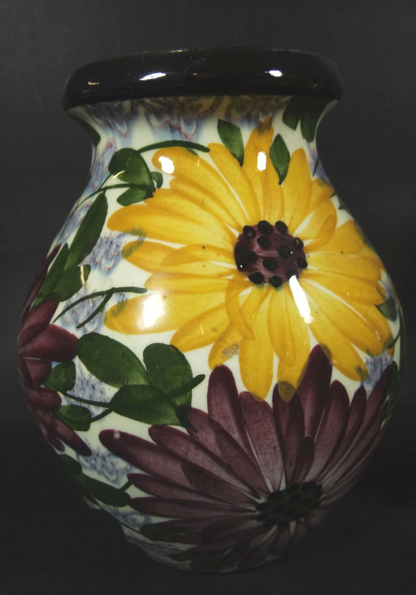 Vase mit floralen Dekor "Elmshorn" Handmalerei, H-17 cm- - -22.61 % buyer's premium on the hammer - Bild 2 aus 5