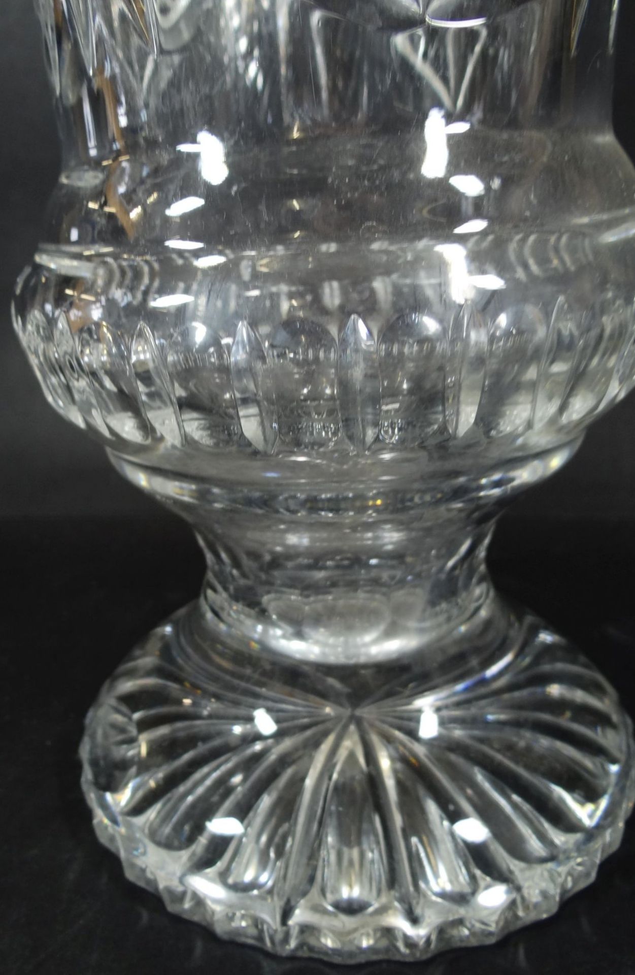 grosse Kristall-Vase auf Stand, Blumenschliff,, H-31 cm, D-20 cm- - -22.61 % buyer's premium on - Bild 5 aus 6
