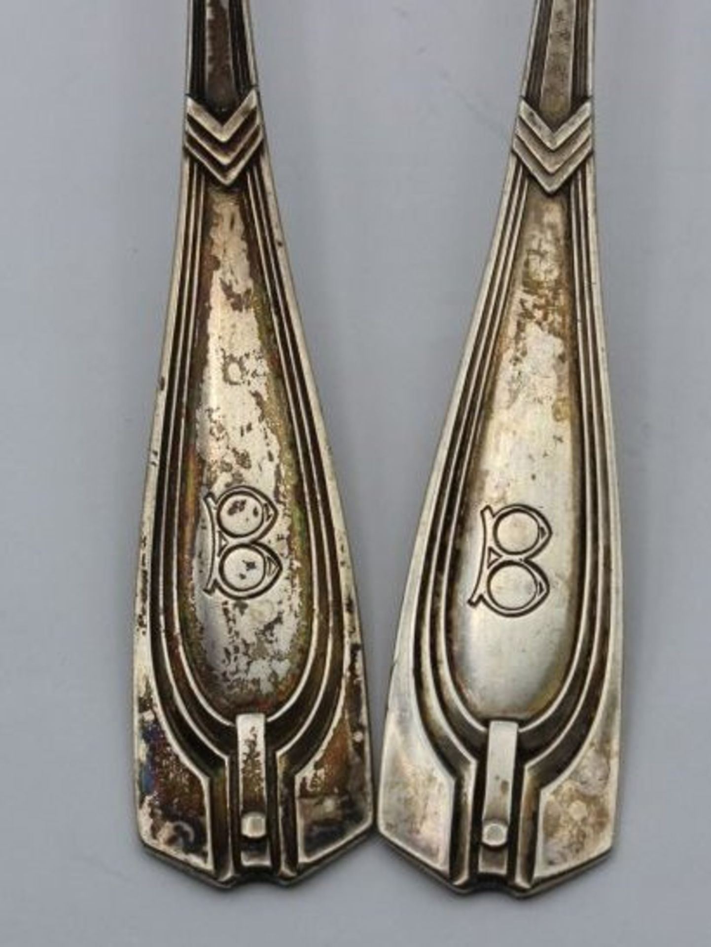 Paar Esslöffel, um 1905, Entw. Peter Behrens, 800er Silber, Ziermonogramm "B", zus. 140gr., 21,4cm.- - Bild 3 aus 4