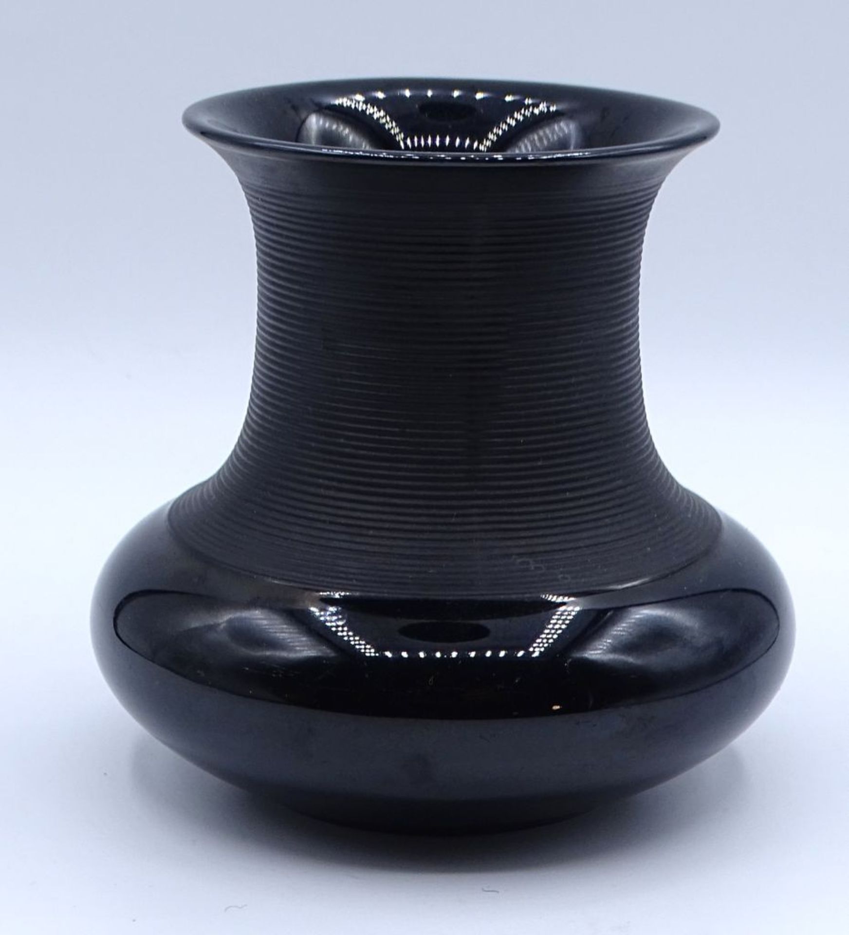 kl. Vase "Rosenthal",schwarz -Tapio Wirkkala ,H-9,0cm- - -22.61 % buyer's premium on the hammer