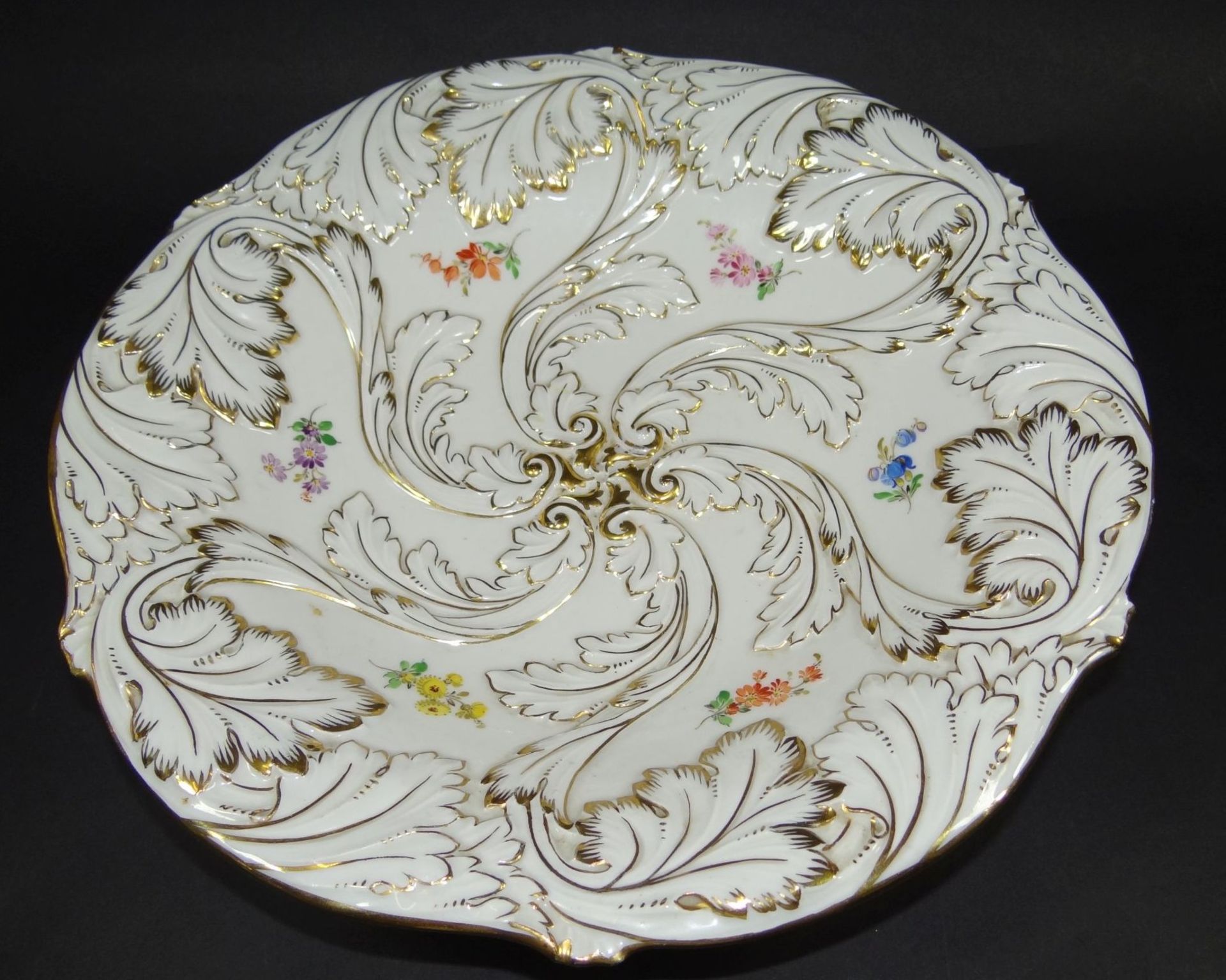 Prunkschale "Meissen", Goldstaffage und Streublümchen, Schwertermarke durchschliffen, H-5 cm, D-28 - Bild 3 aus 6