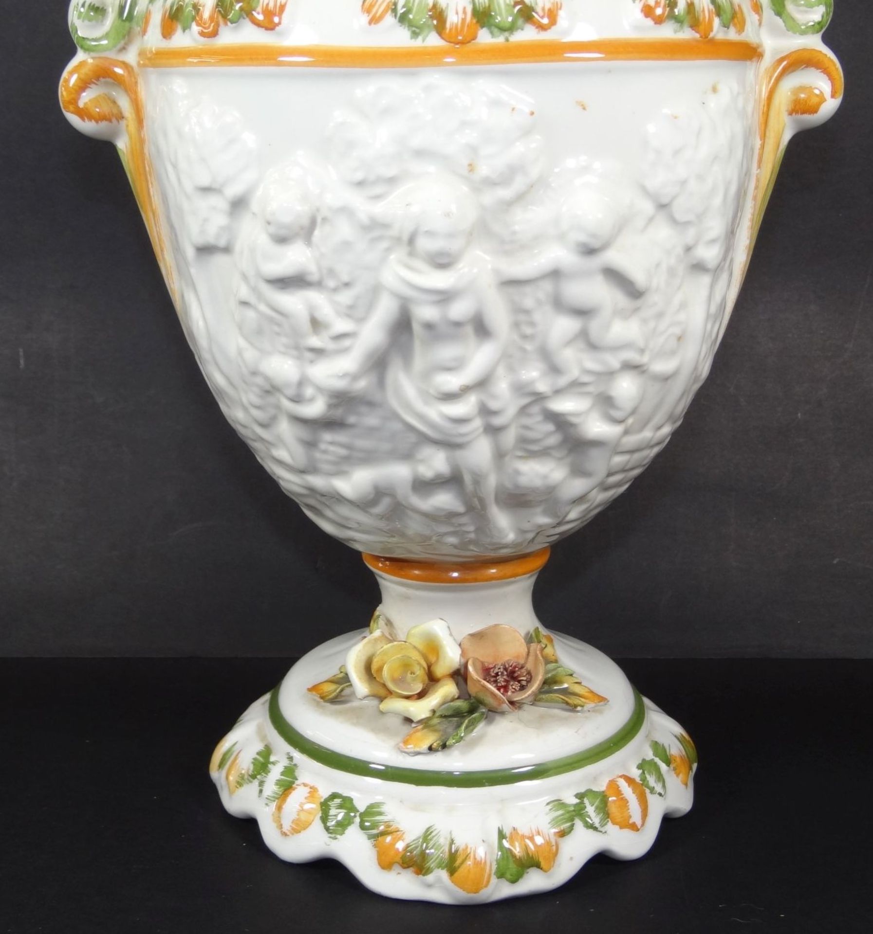 grosse Henkelvase "Bassano-Italien" mit Reliefdekor, H-31 cm- - -22.61 % buyer's premium on the - Bild 2 aus 7