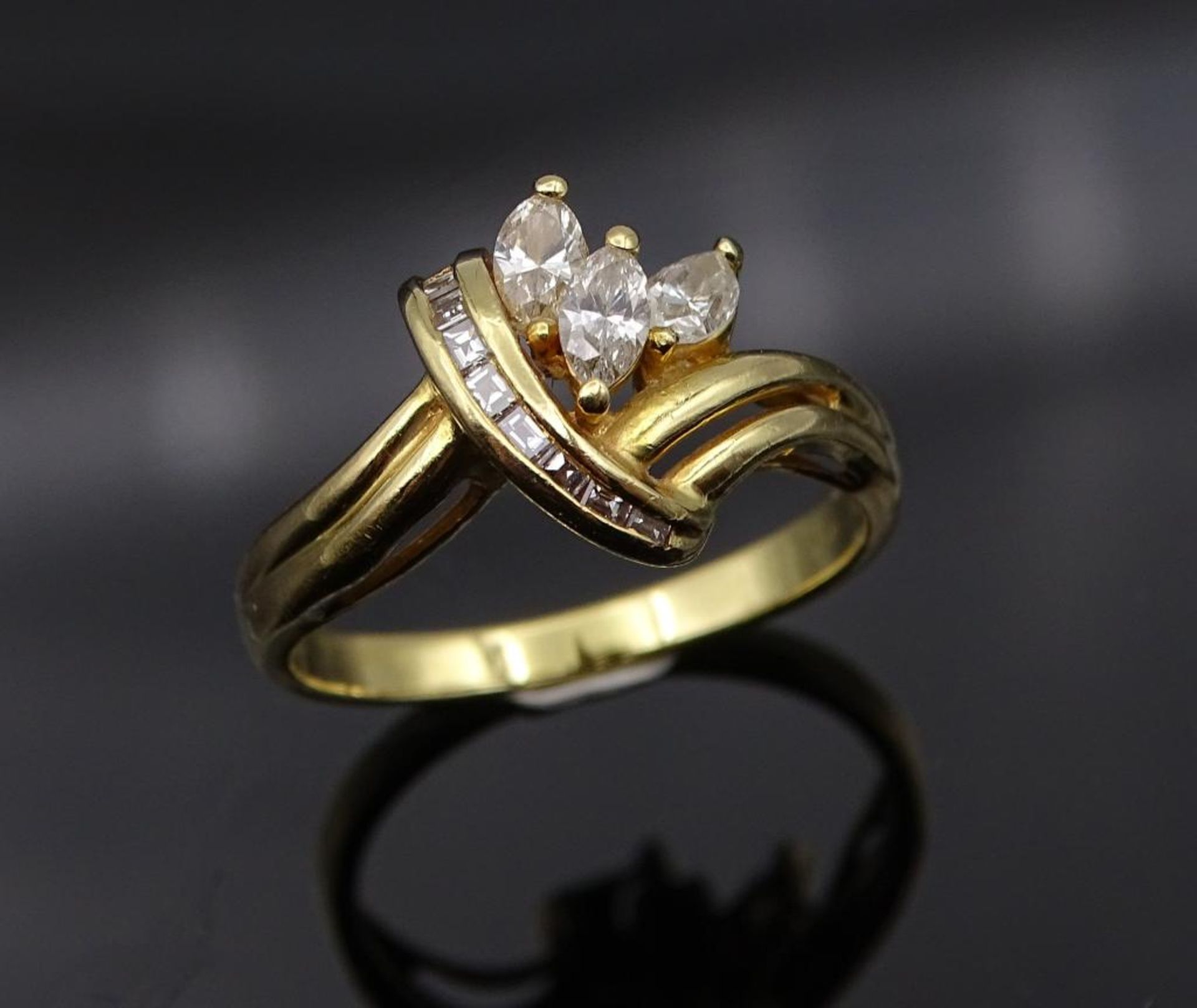 Diamant-Goldring in 750er Gelbgold, 3 Navette Diamanten W/si 1 zus. 0,39ct., + 8 Rohdiamanten W/si 1 - Bild 5 aus 7