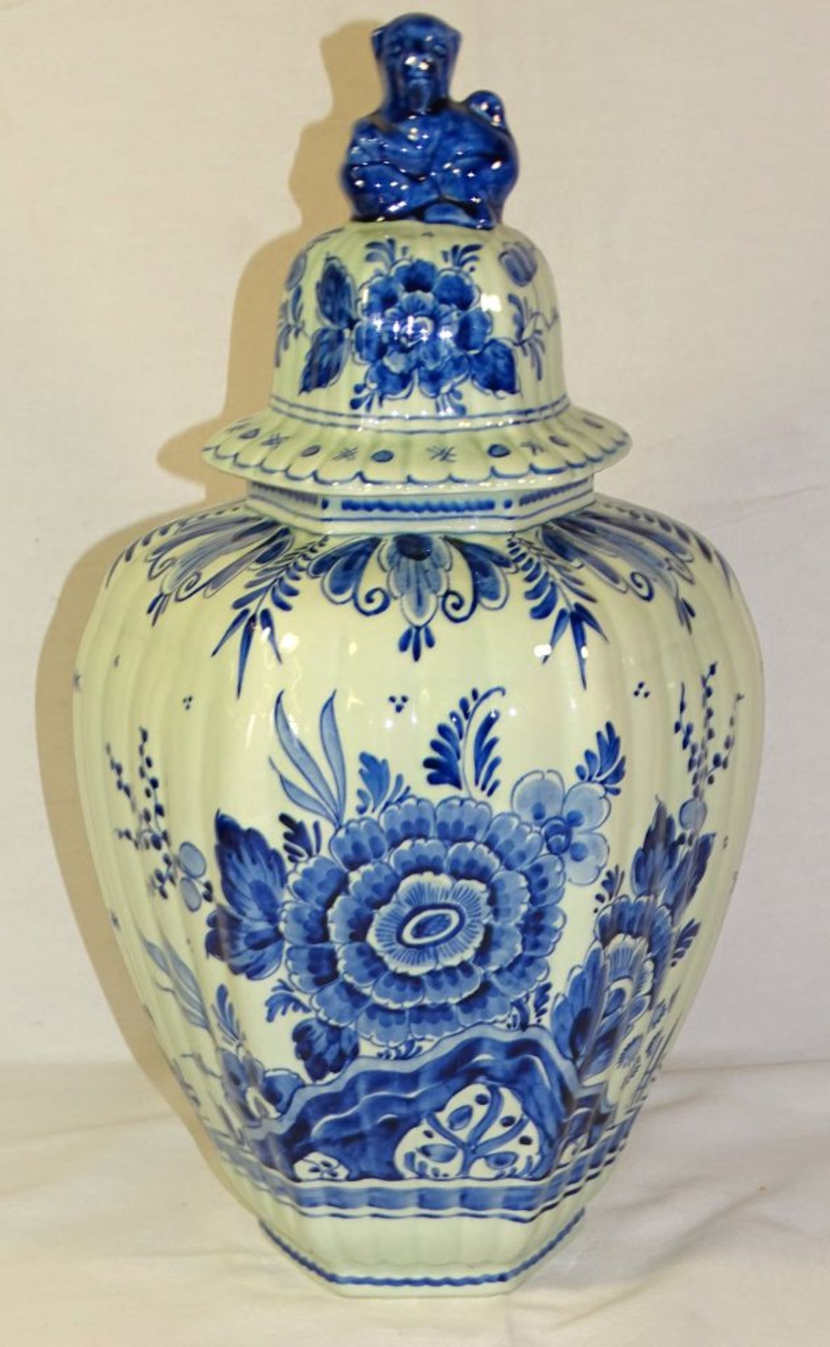 Große Deckelvase Royal Delft - Koninklijke ,blaues florales Dekor,H-39c- - -22.61 % buyer's - Bild 2 aus 7