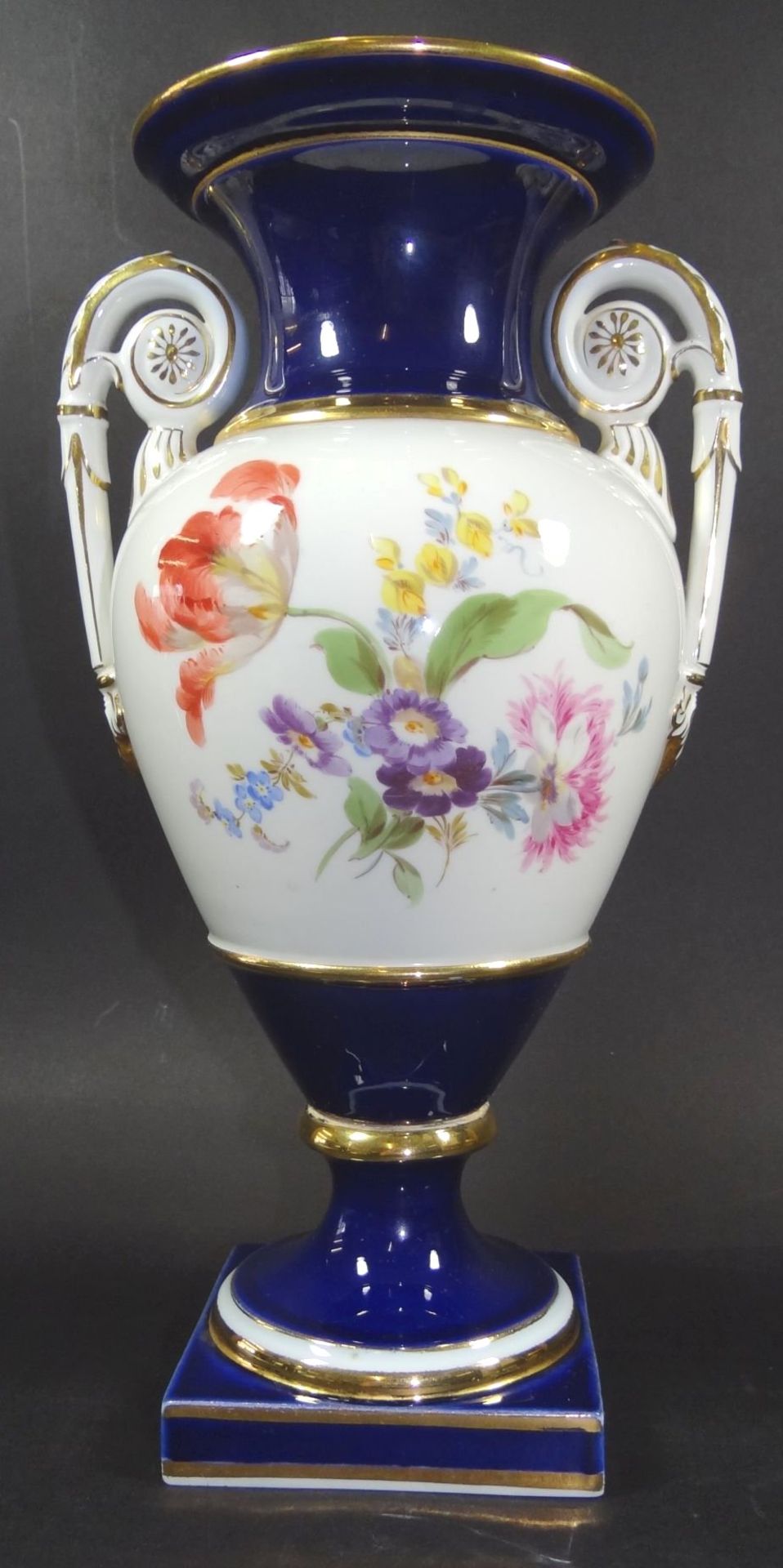 grosse Henkelvase "Meissen" Kobalt/Gold und Blumenmalerei, H-28 cm, Schwertermarke 1.Wahl- - -22.