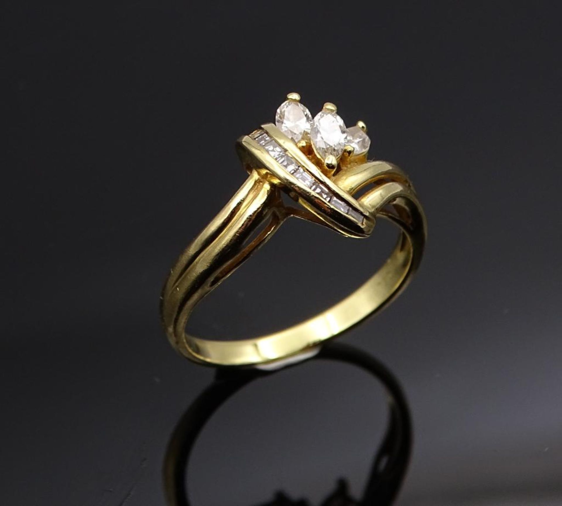 Diamant-Goldring in 750er Gelbgold, 3 Navette Diamanten W/si 1 zus. 0,39ct., + 8 Rohdiamanten W/si 1 - Bild 6 aus 7