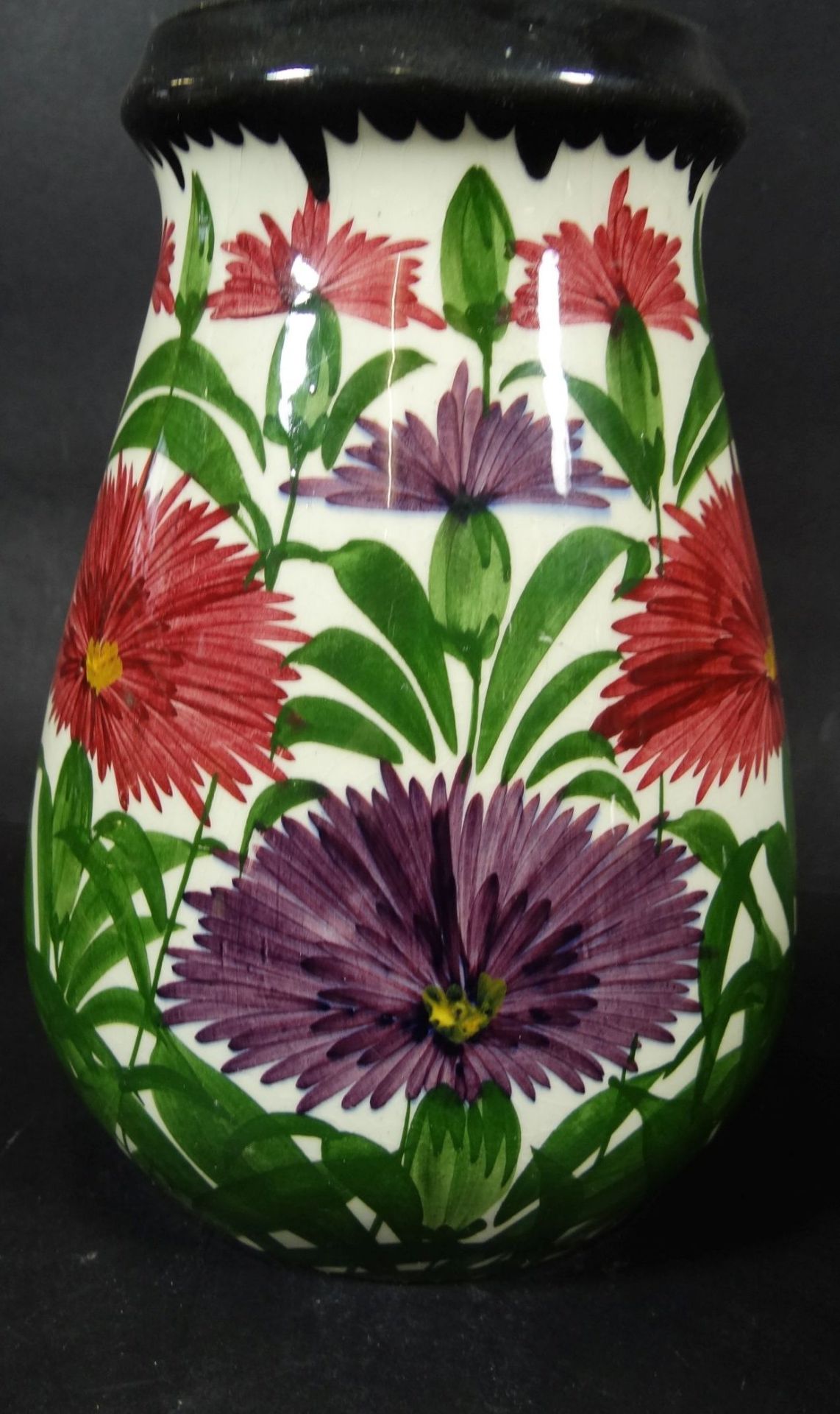 Vase mit Blumenmalerei "Elmshorn" Handmalerei, H-18 cm- - -22.61 % buyer's premium on the hammer - Bild 3 aus 5