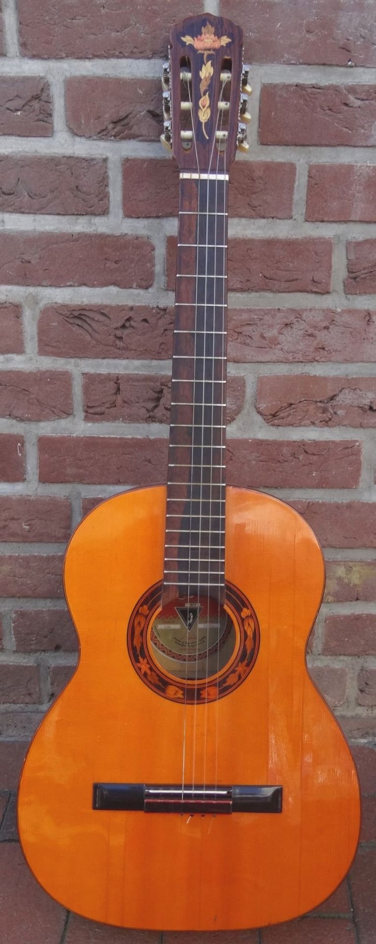 Klassische Konzertgitarre "Som Dhouro-Bahia", gut erhalten, L-99 cm- - -22.61 % buyer's premium on - Bild 2 aus 10