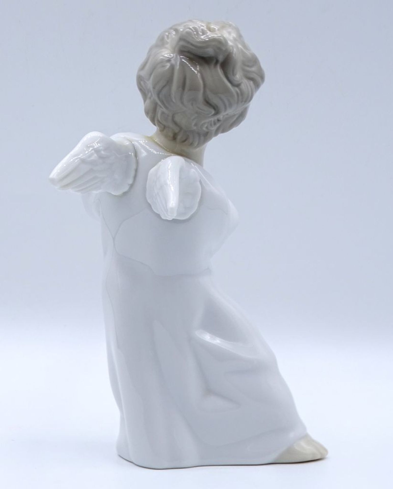 Engel mit Flöte, "Lladro",Spanien, 4540,im Boden gemarkt,H-1- - -22.61 % buyer's premium on the - Bild 4 aus 5