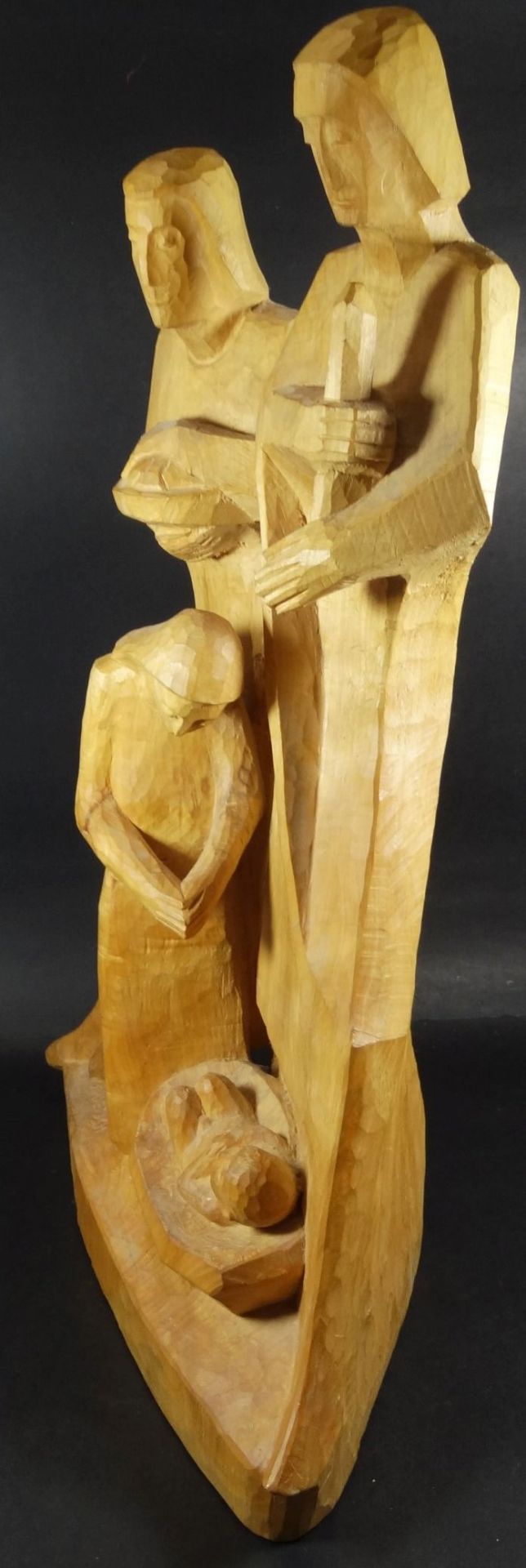 Gottfried FUETSCH (1909-1989), grosse Holzskulptur "Krippenszene" signiert, H-61 cm, B-40 cm- - - - Bild 7 aus 9