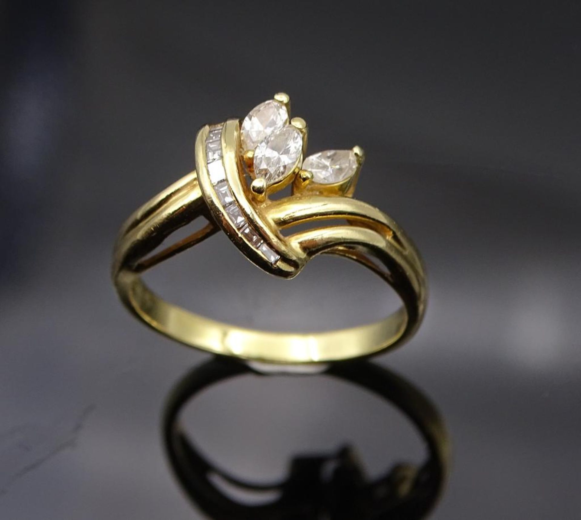 Diamant-Goldring in 750er Gelbgold, 3 Navette Diamanten W/si 1 zus. 0,39ct., + 8 Rohdiamanten W/si 1 - Bild 4 aus 7
