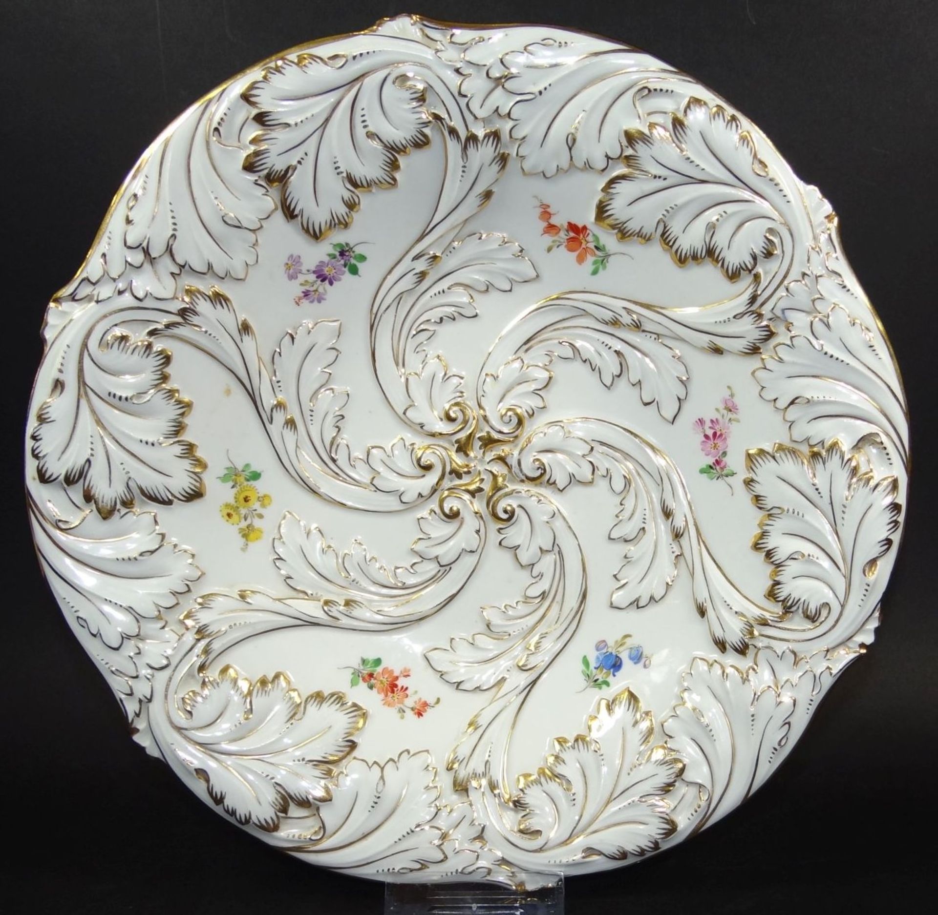 Prunkschale "Meissen", Goldstaffage und Streublümchen, Schwertermarke durchschliffen, H-5 cm, D-28