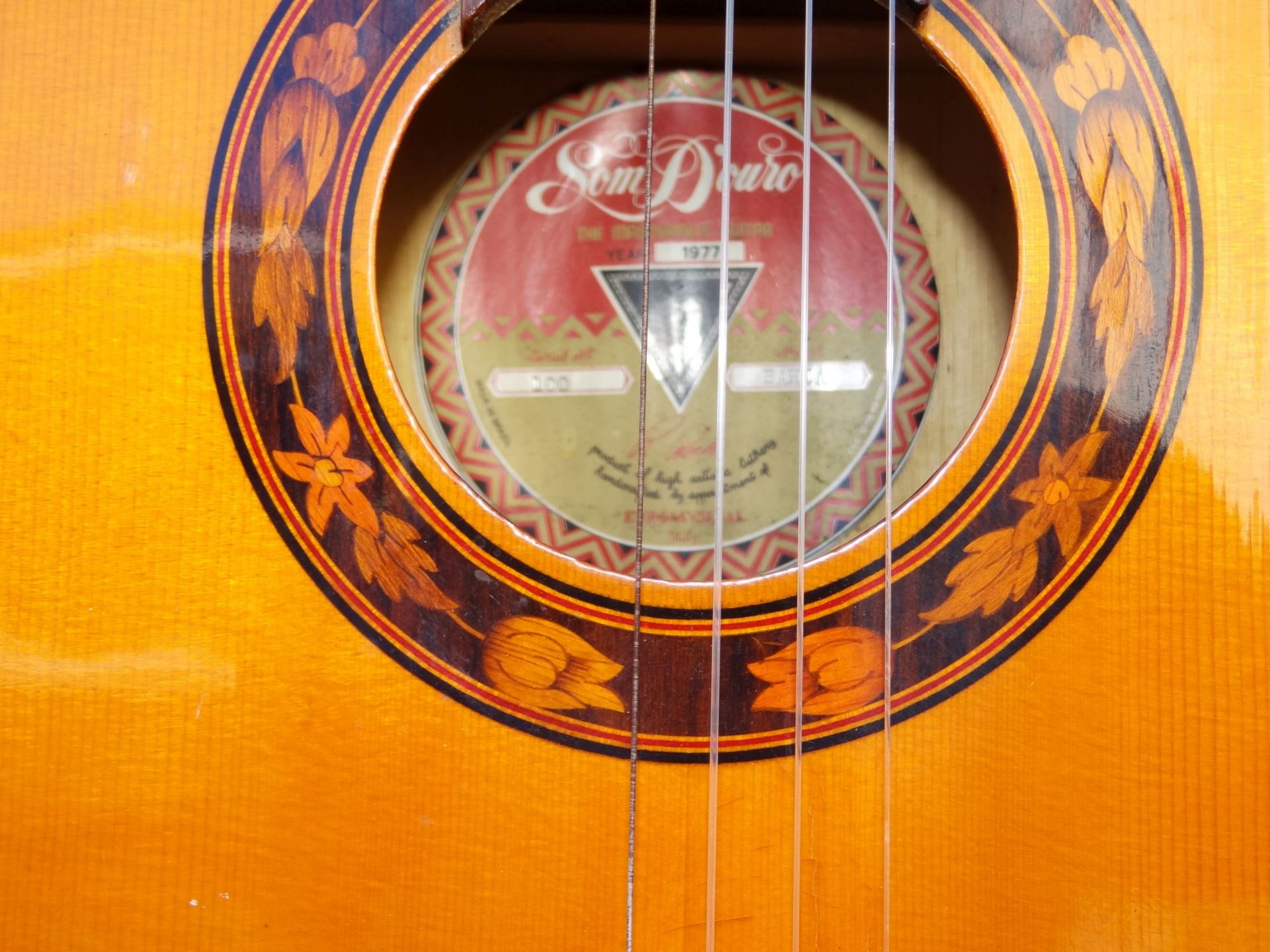 Klassische Konzertgitarre "Som Dhouro-Bahia", gut erhalten, L-99 cm- - -22.61 % buyer's premium on - Bild 4 aus 10